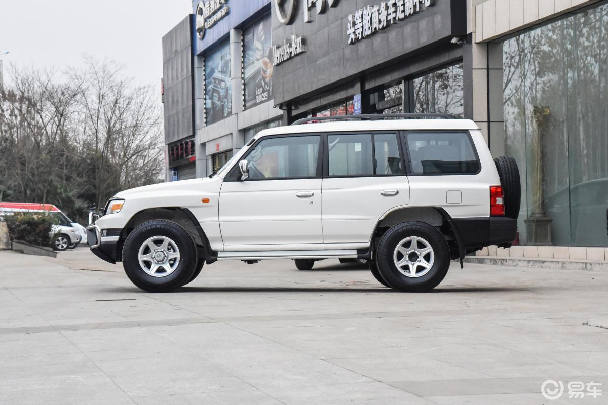 24l手动四驱卓越版