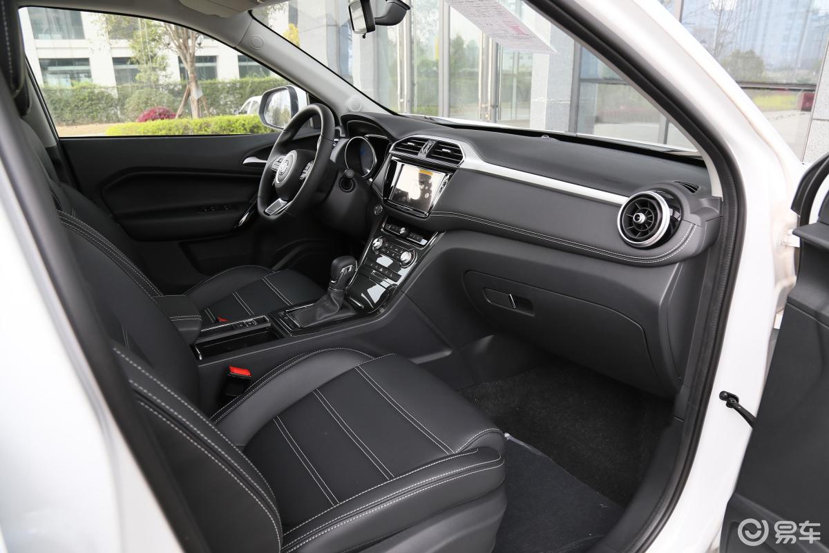 【名爵gs 锐腾2017款20t 双离合 两驱 尊享版内饰全景副驾驶员方向
