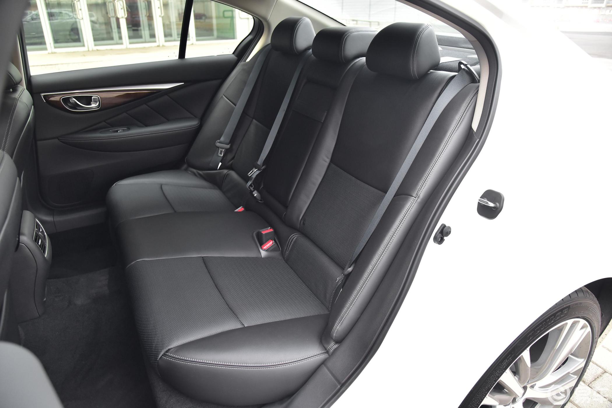 【英菲尼迪q50l2018款2.