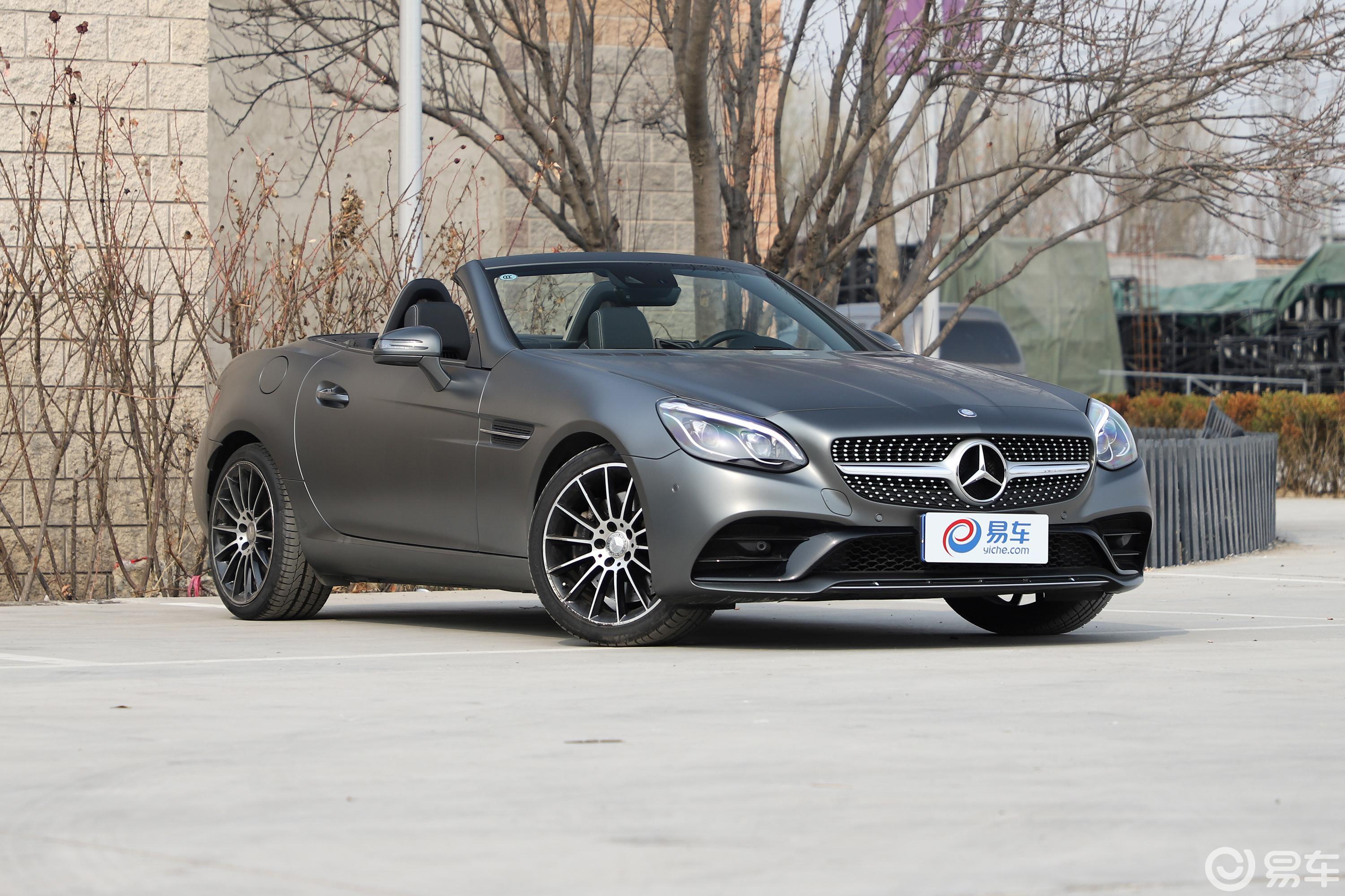 【奔驰slc级2018款slc 300 豪华运动型侧前45度车头向右水平汽车图片