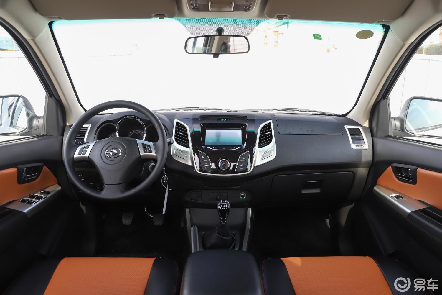 8t 手动 四驱 运动版 柴油 国v内饰全景正拍汽车图片-汽车图片大全】