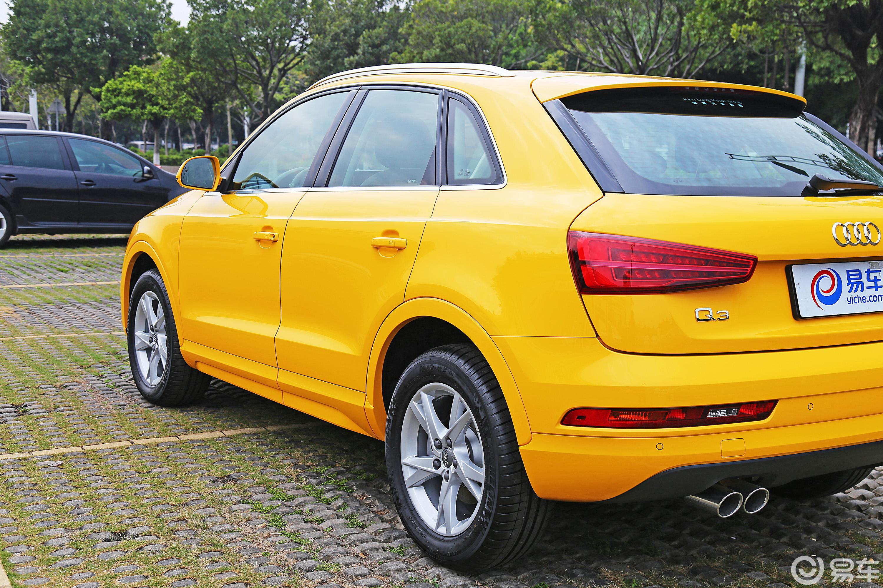 【奥迪q32018款30周年纪念版 30 tfsi 时尚版外观汽车图片-汽车图片