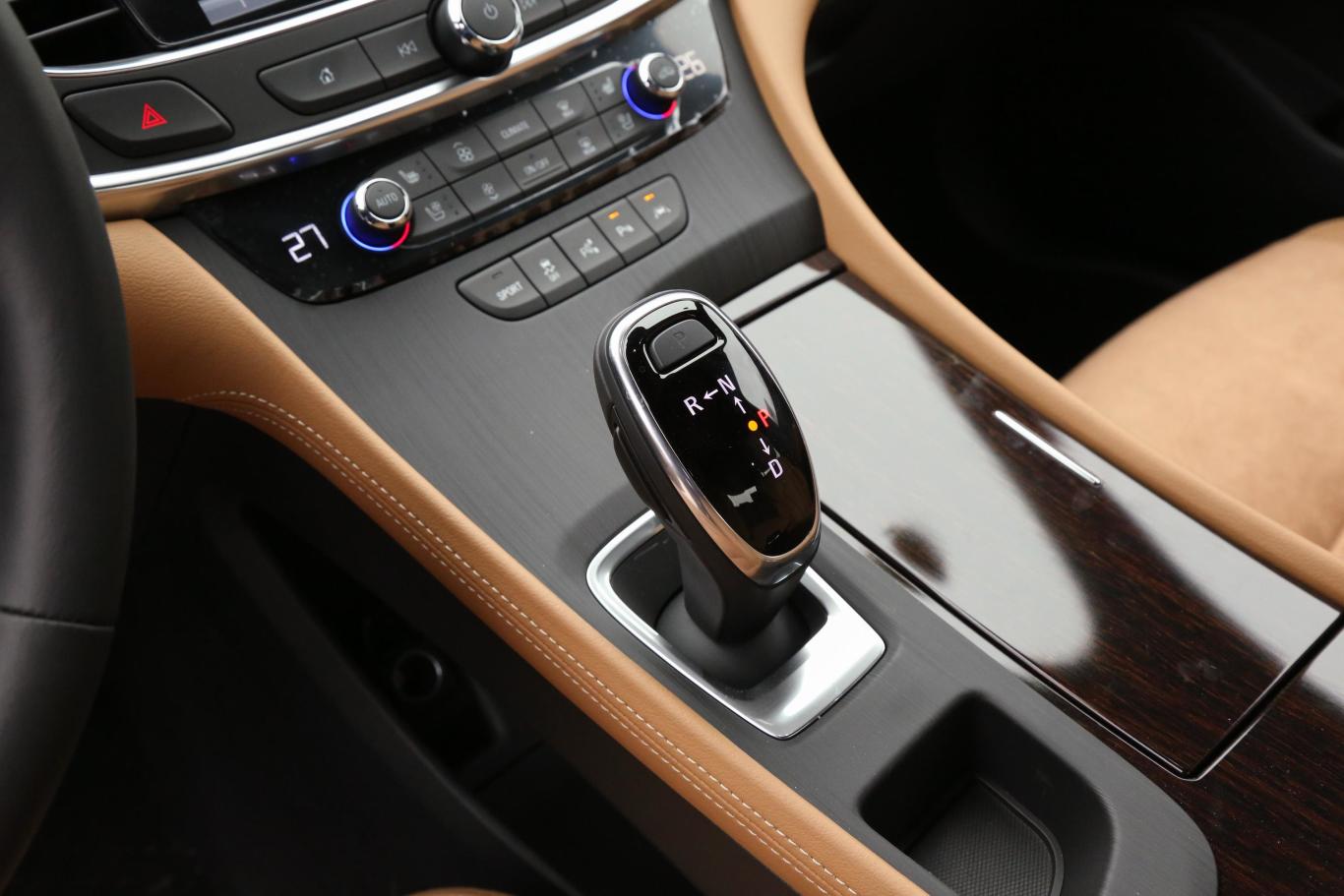 君越20t 豪华版换挡杆