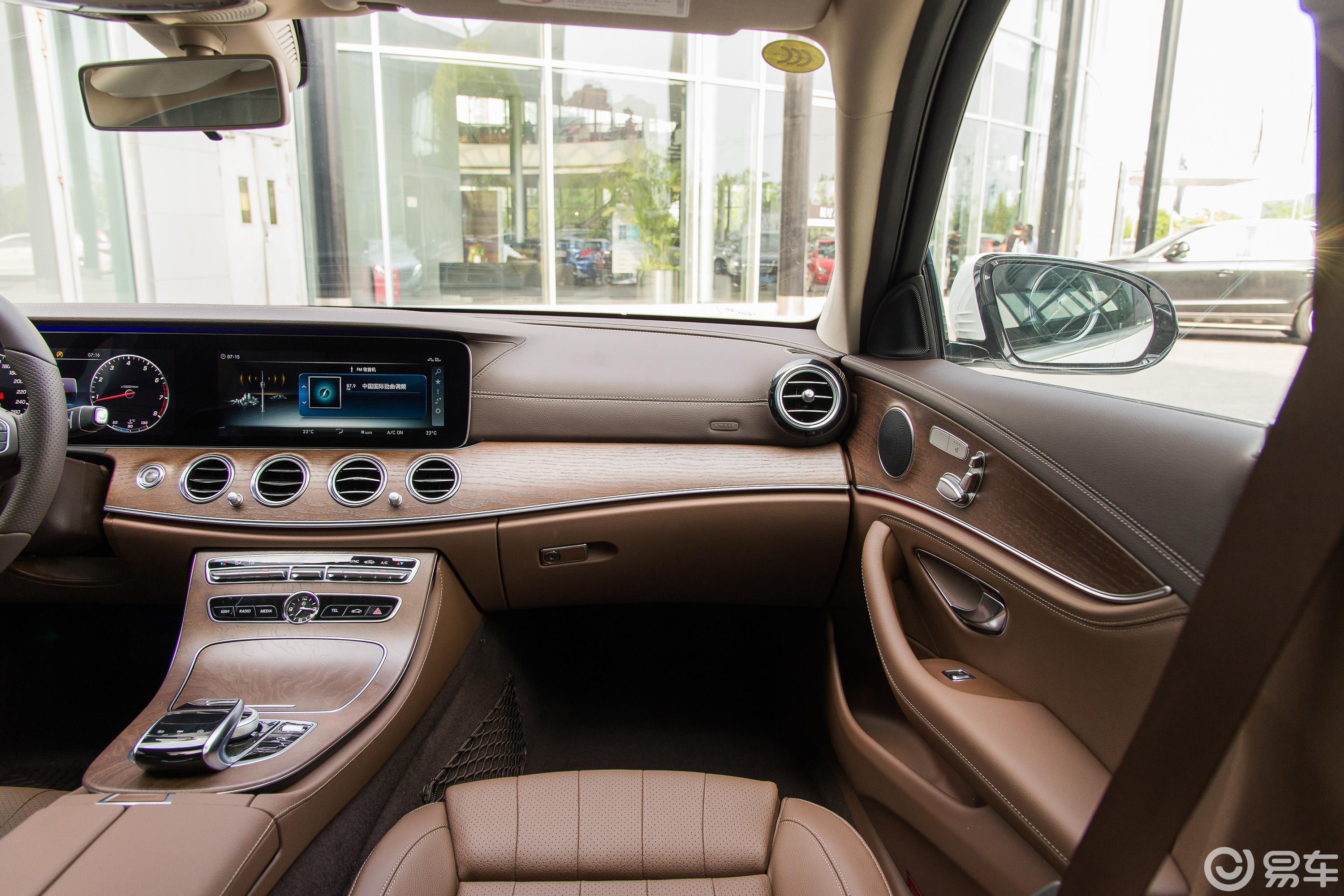 【奔驰e级2018款改款 e 200 l 4matic副驾驶位区域汽车图片-汽车图片