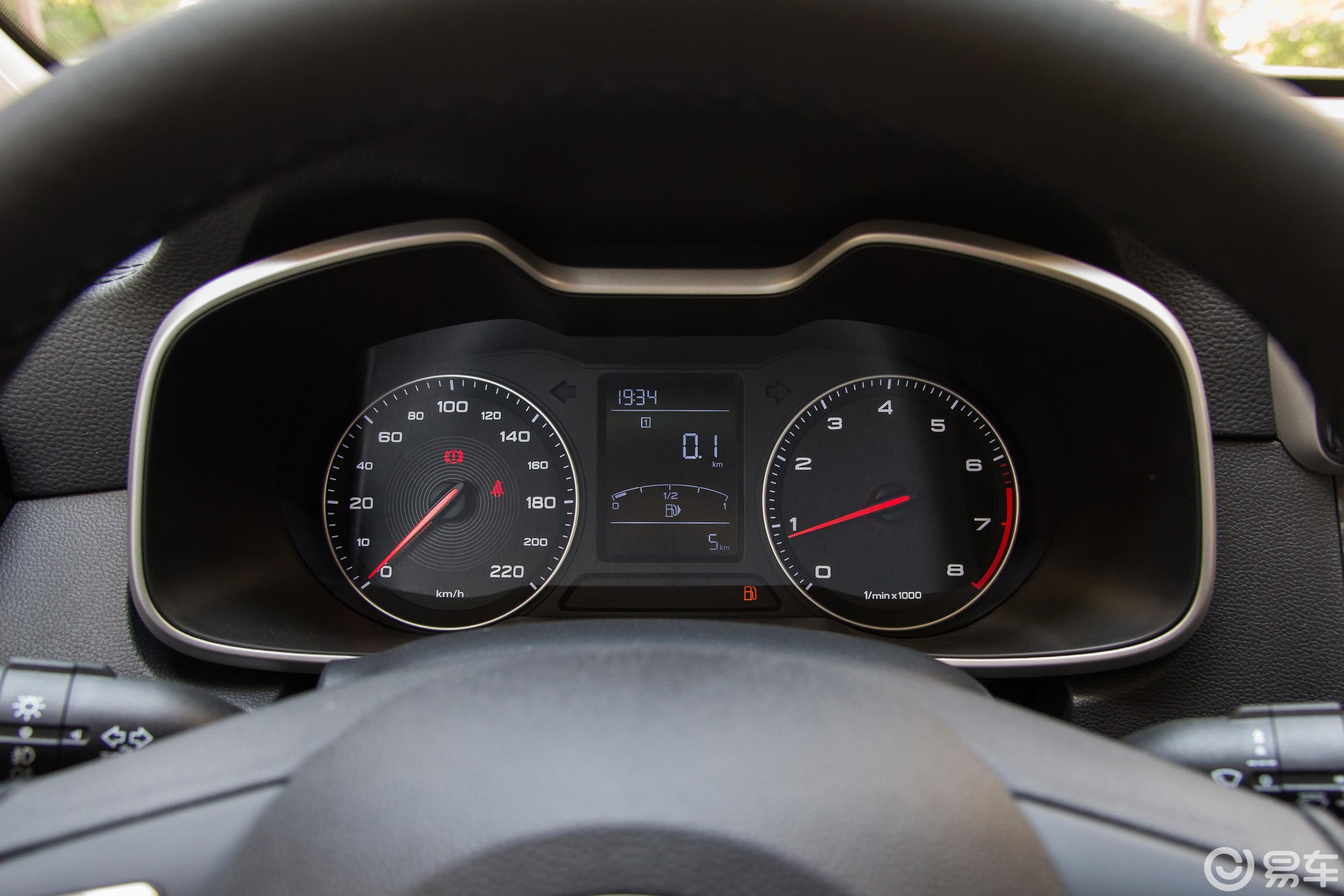 5l 手动 豪华版 国v仪表盘汽车图片-汽车图片大全】-易车