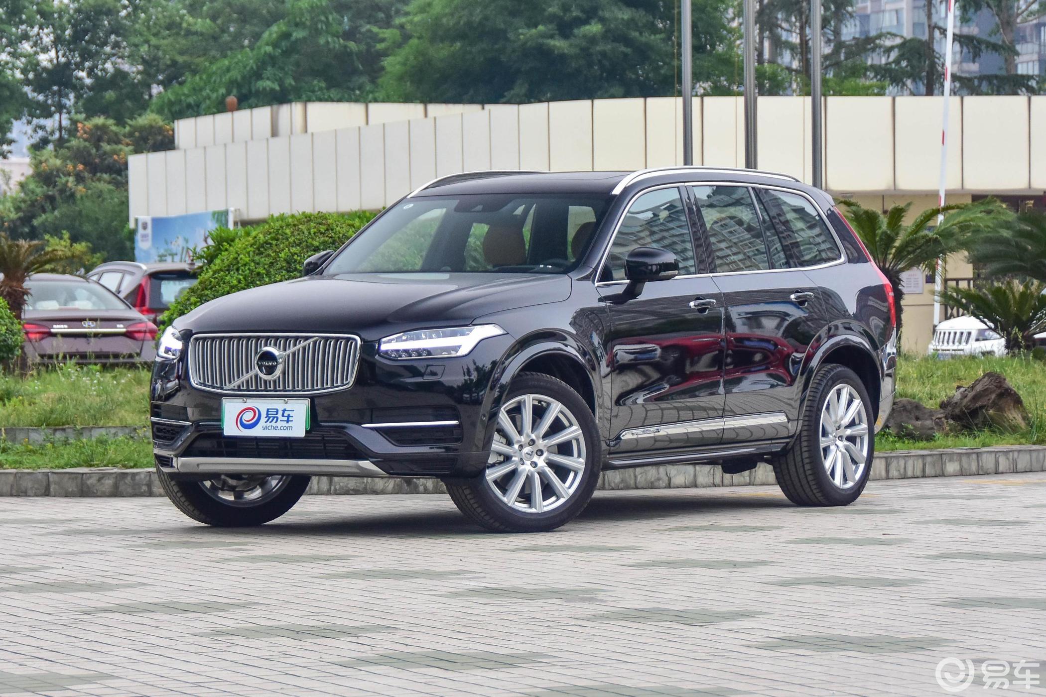 【沃尔沃xc90 插电混动2019款t8 智尊版 国Ⅵ侧前45度车头向左水平