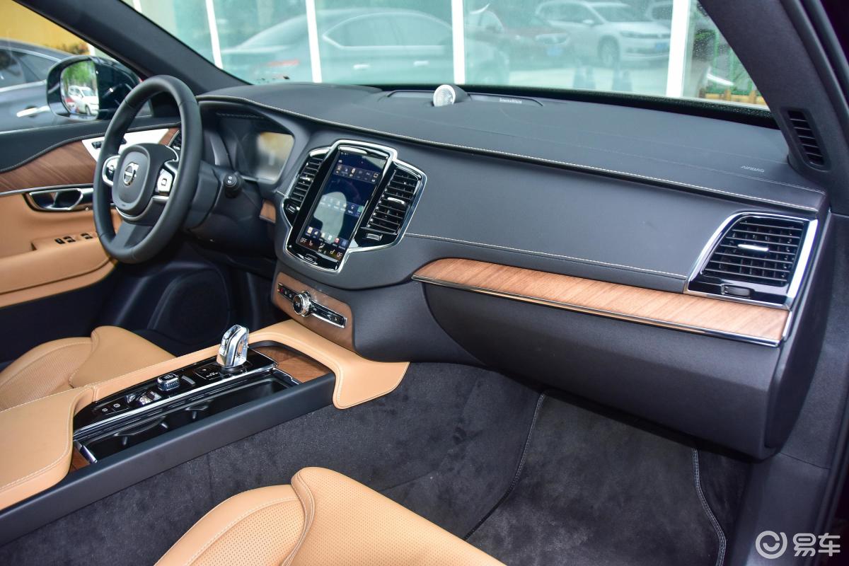 【沃尔沃xc90 插电混动2018款t8 智尊版内饰全景正拍汽车图片-汽车