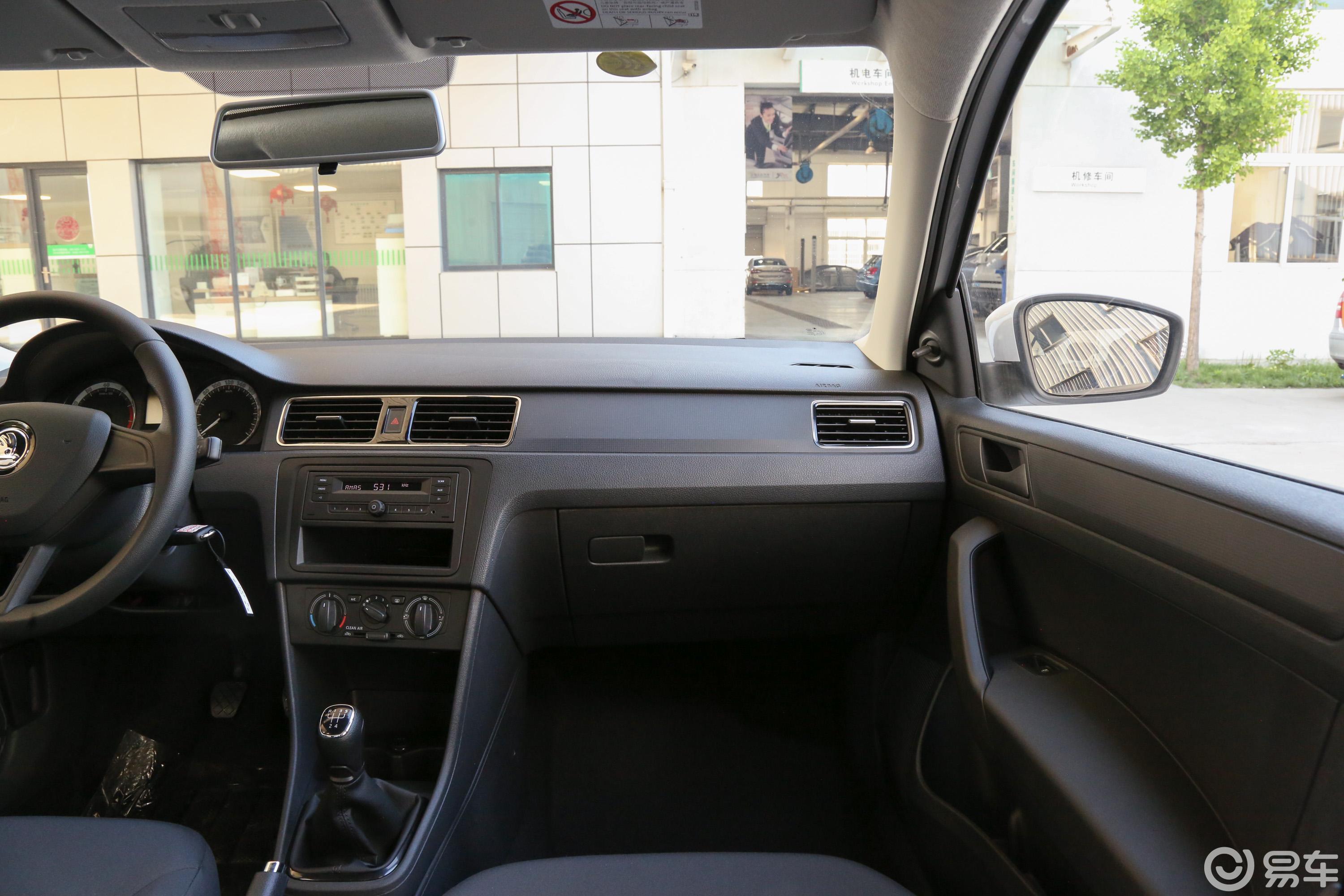 6l 手动 标准版副驾驶位区域汽车图片-汽车图片大全】-易车
