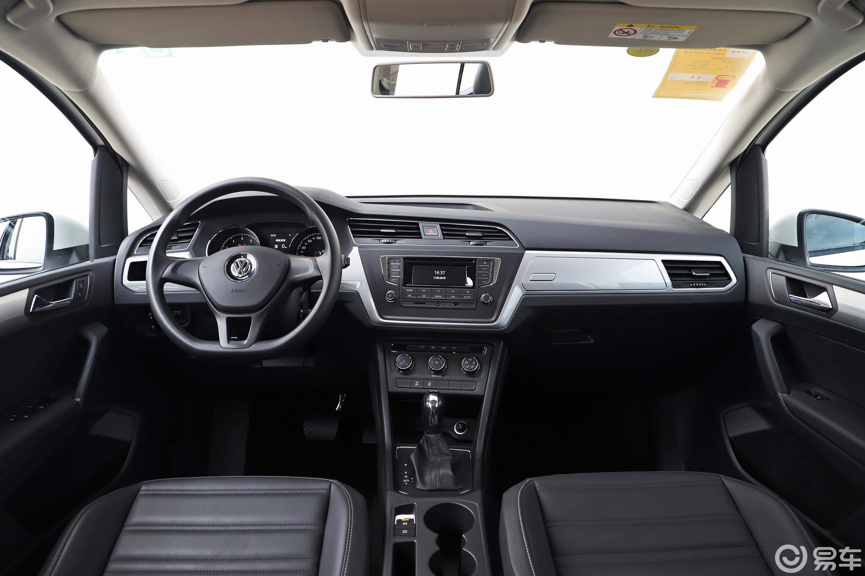 【途安l2018款280tsi 双离合 风尚版 7座 国v内饰全景正拍汽车图片