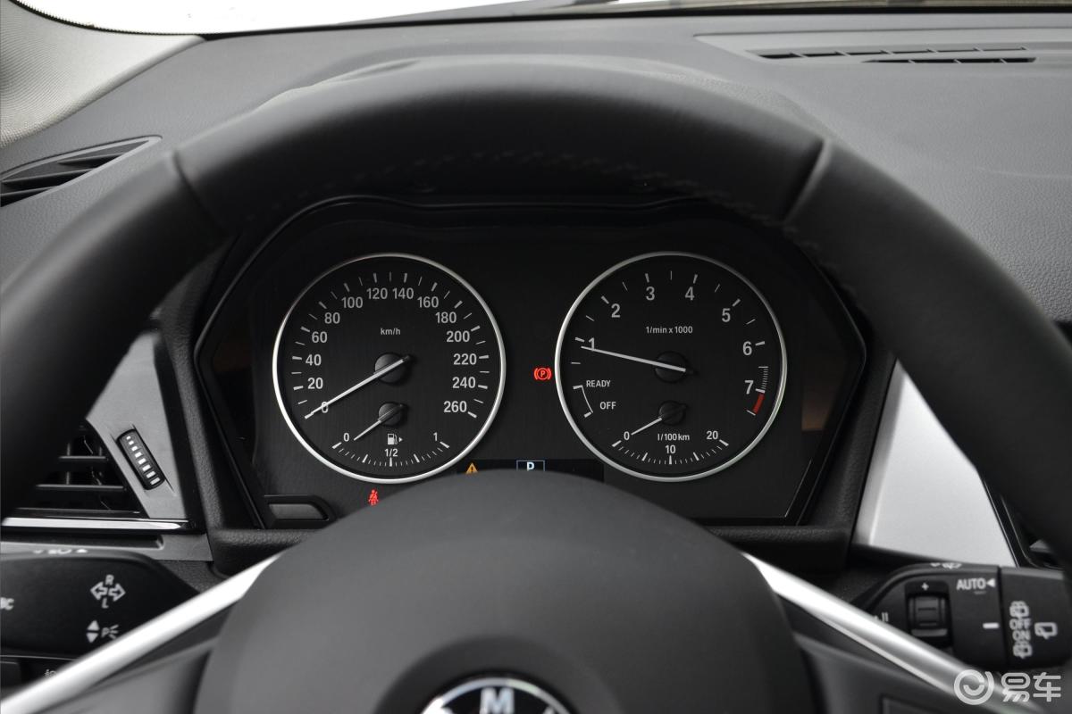 【宝马2系旅行车2018款218i 时尚版仪表盘汽车图片-汽车图片大全】