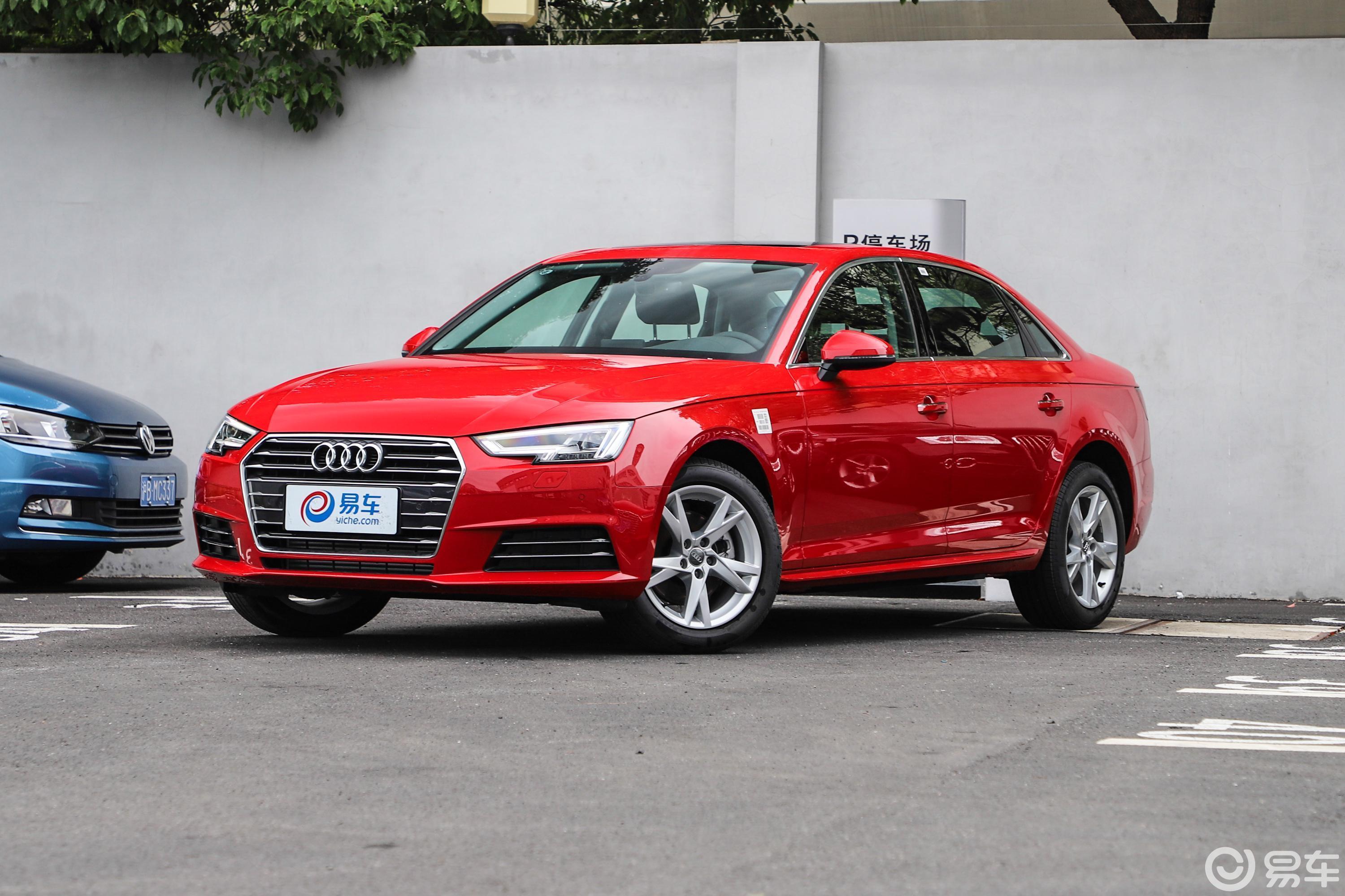 【奥迪a4l2018款30周年版 40 tfsi 进取版侧前45度车头向左水平汽车