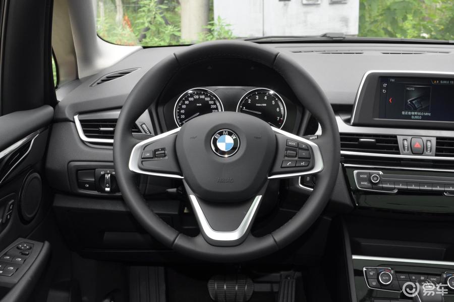 【宝马2系旅行车2018款218i 领先版方向盘汽车图片-汽车图片大全】