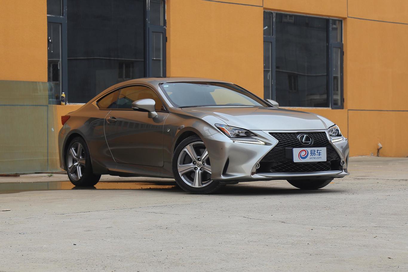 雷克萨斯rc300 f sport侧前45度车头向右水平