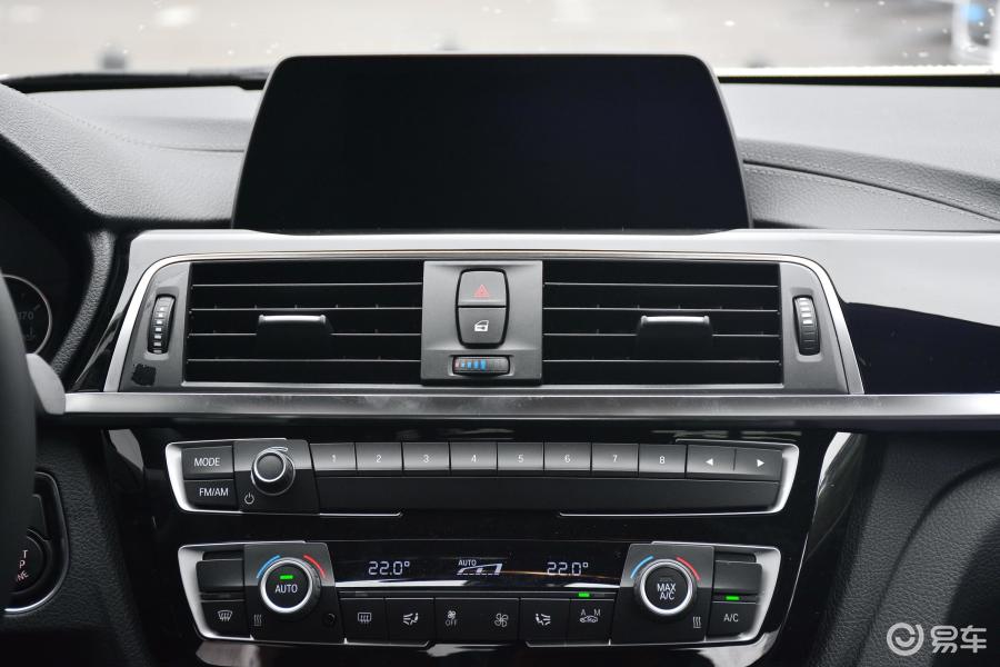 【宝马3系2018款318i内饰汽车图片-汽车图片大全】-易车