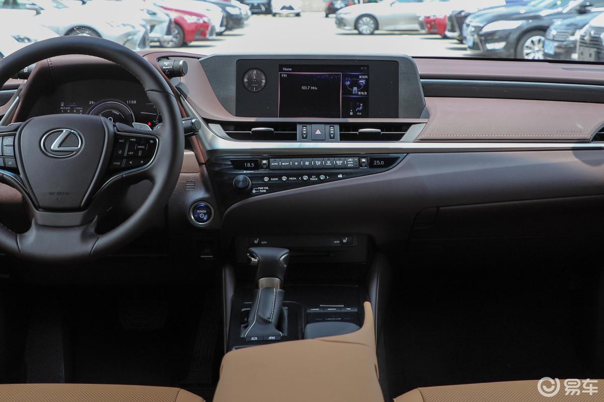 【雷克萨斯es2018款es 300h 卓越版内饰全景正拍汽车图片-汽车图片