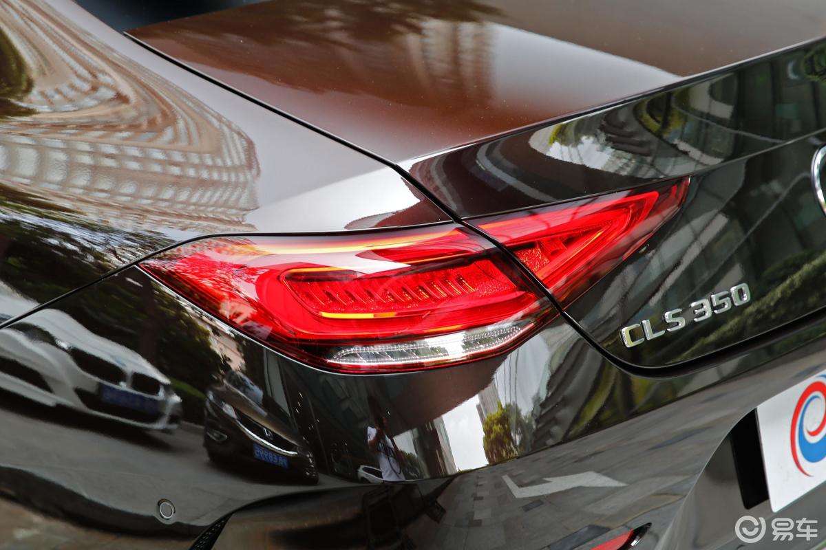 【奔驰cls级2018款cls 350 4matic尾灯侧45度俯拍汽车图片-汽车图片