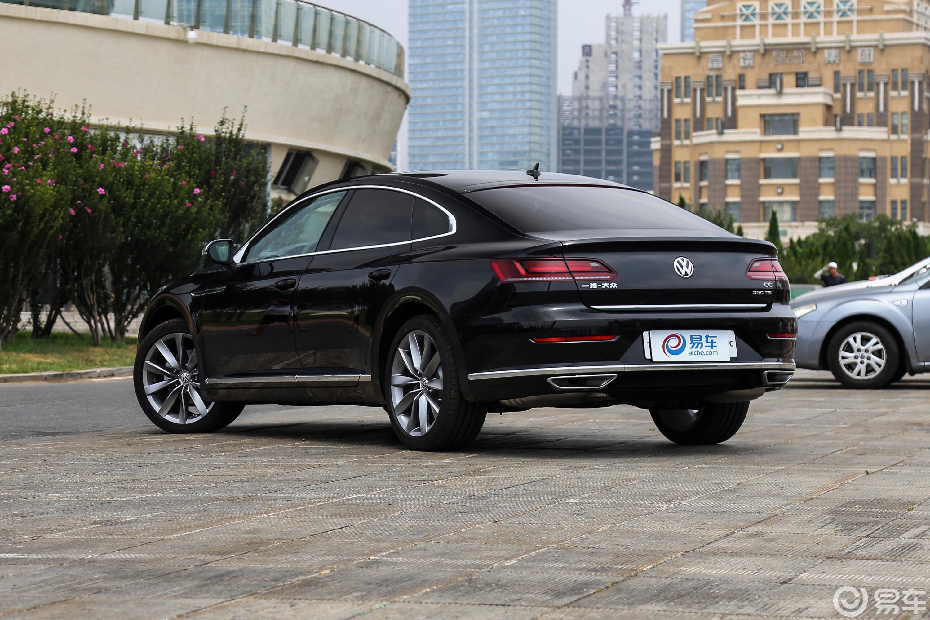 【大众cc2019款380tsi 双离合 曜颜版 国v侧前45度车头向右水平汽车