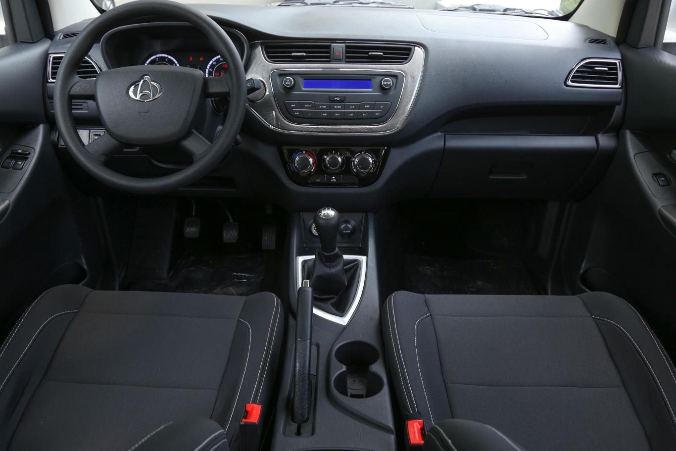 欧诺s欧诺s 1.5l 手动 超值版中控台整体