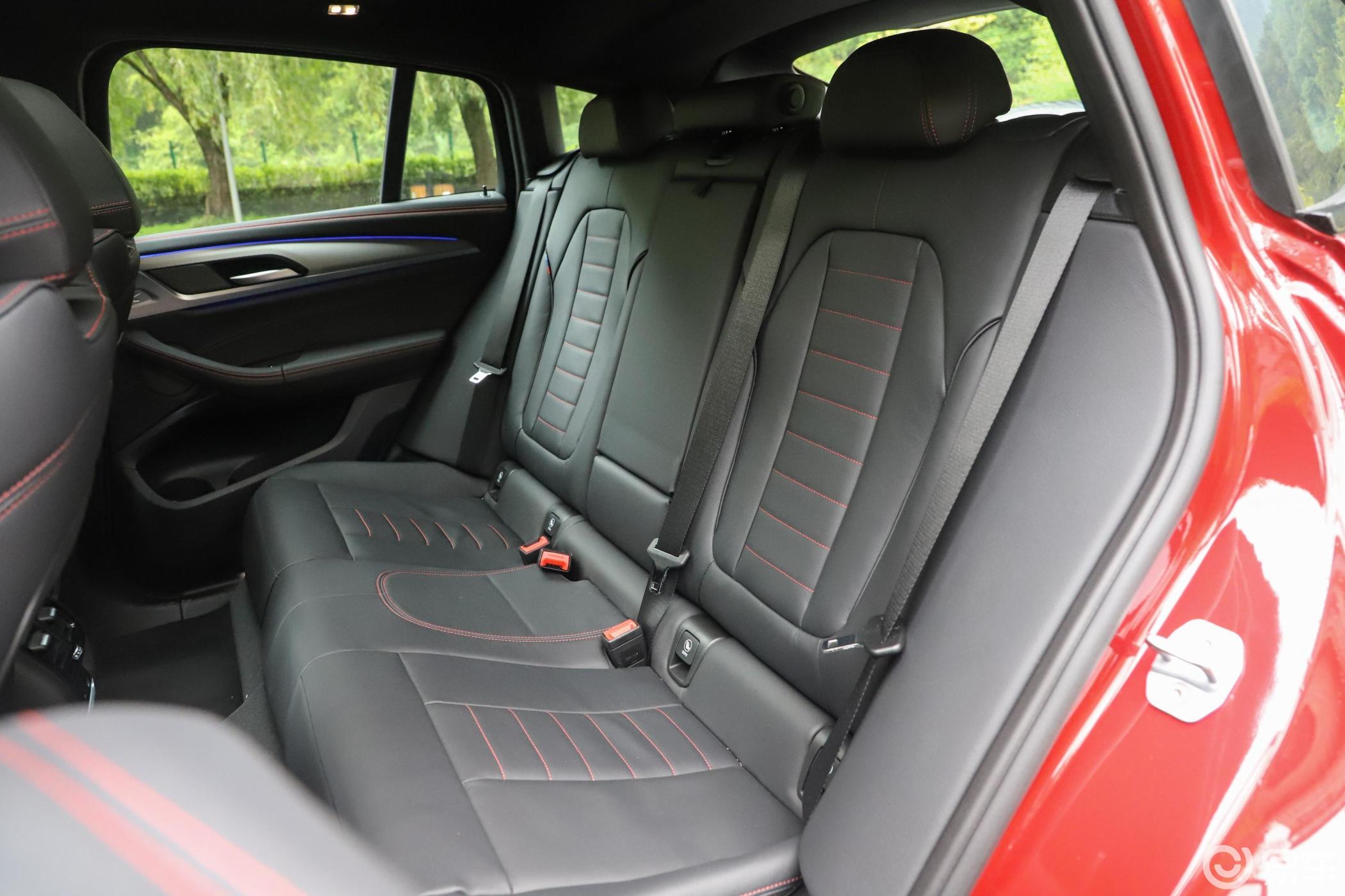 【宝马x42018款xdrive30i m运动套装后排座椅汽车图片-汽车图片大全】