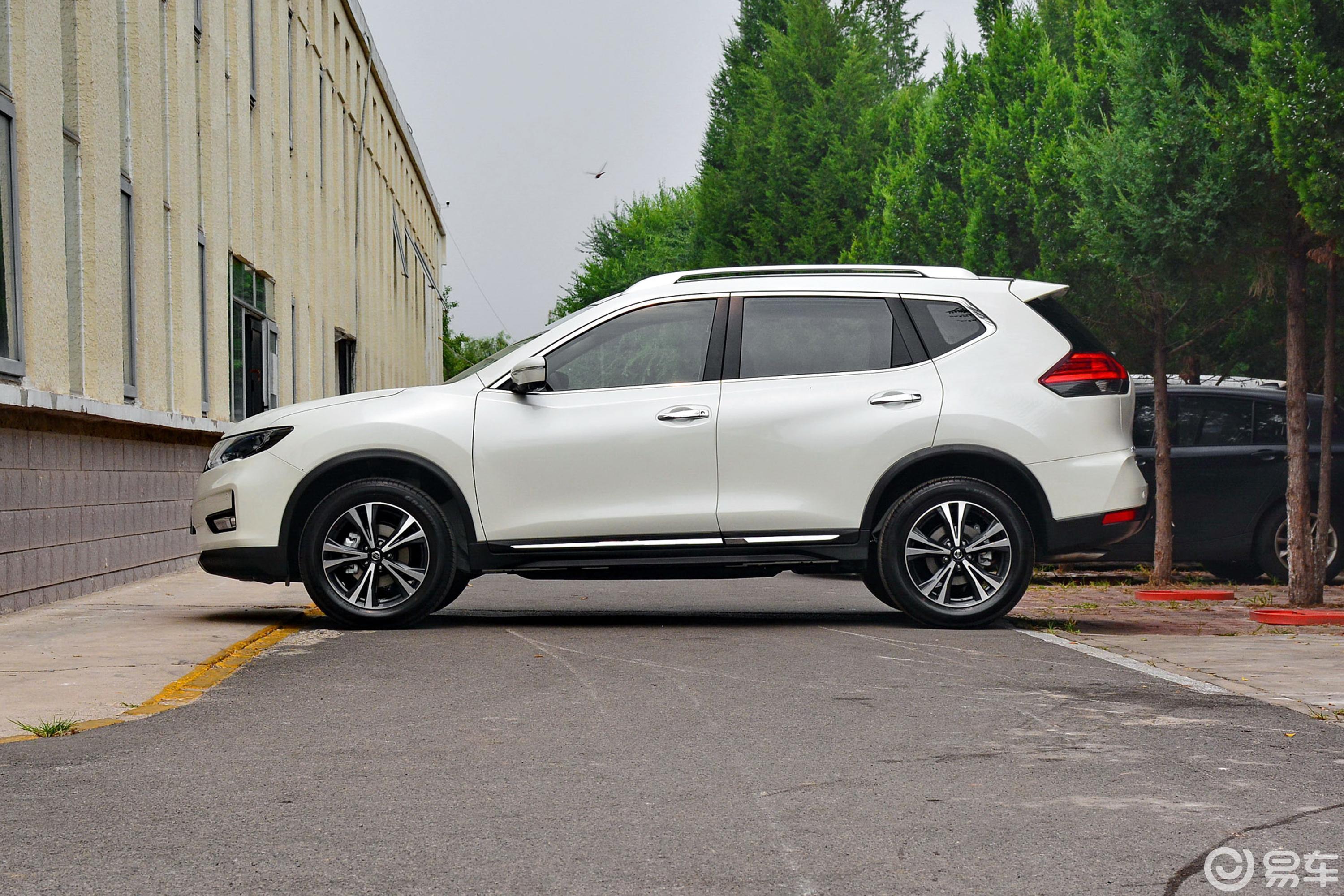 2.5l cvt 四驱 智联豪华版 5座