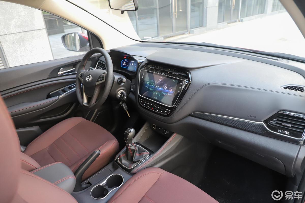 【长安欧尚a8002017款1.