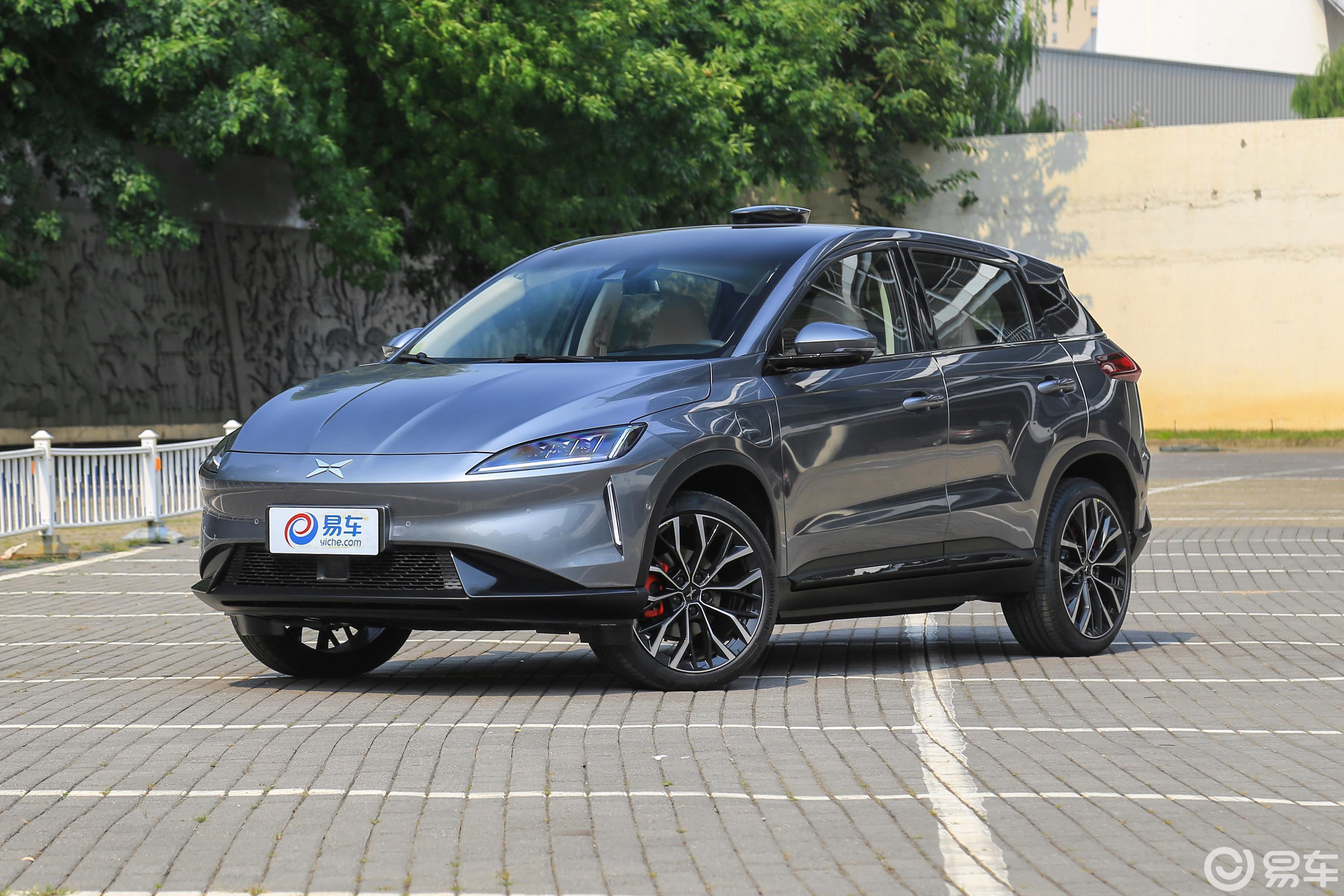 【小鹏汽车g32019款尊享版侧前45度车头向左水平汽车图片-汽车图片