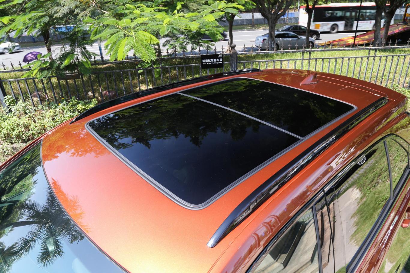 凯迪拉克xt428t 四驱 领先运动版天窗