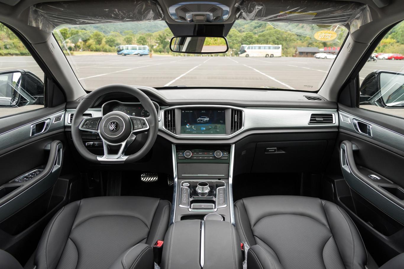 大乘g70s2.0t 手自一体 至尊版内饰全景正拍