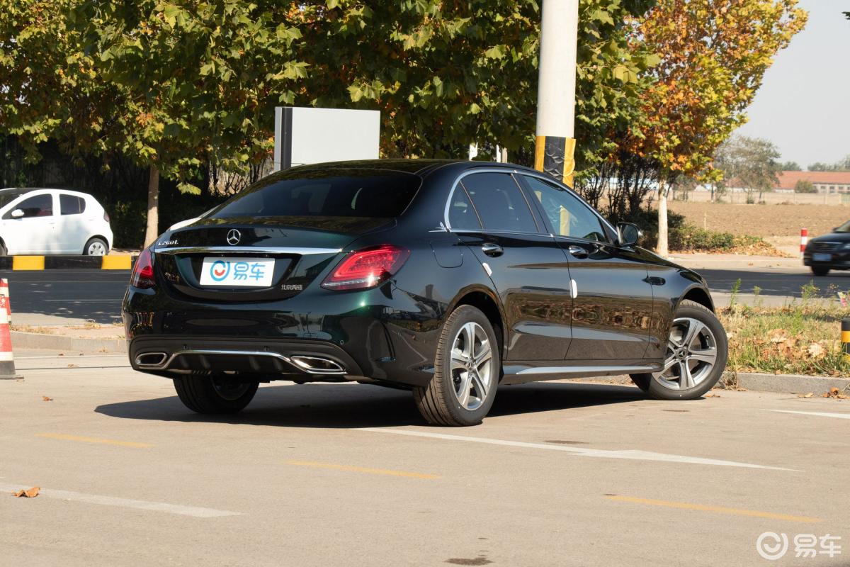 【奔驰c级2019款c 260 l 运动轿车前格栅侧俯拍汽车图片-汽车图片大全