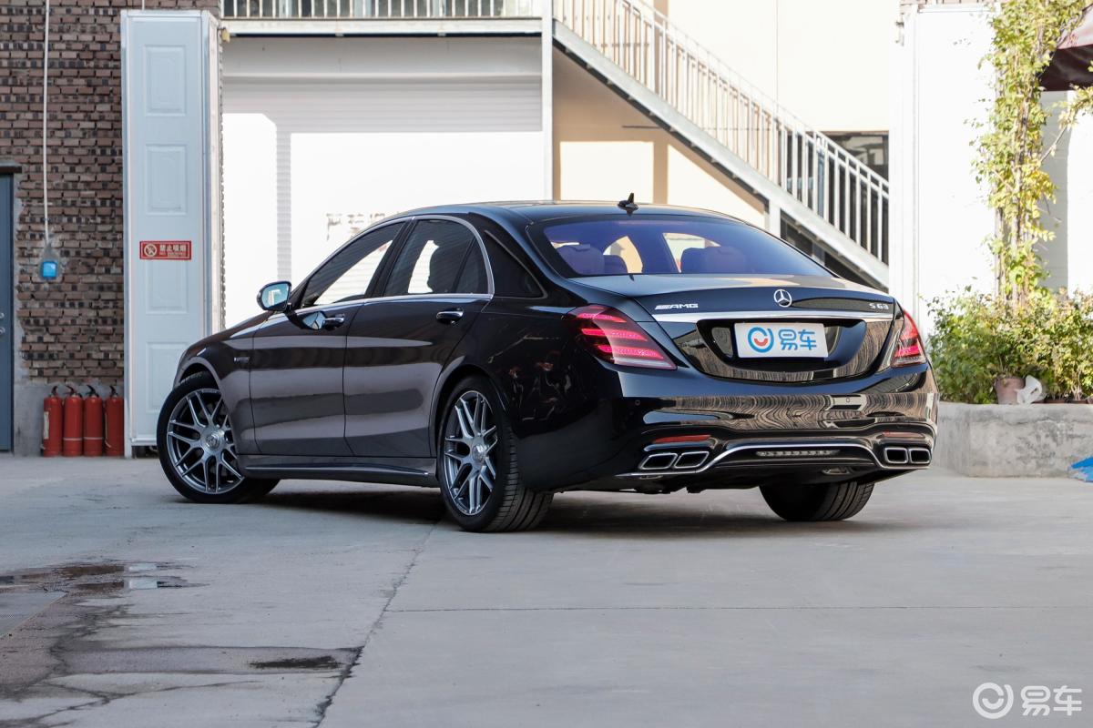 【奔驰s级 amg2018款s 63 l 4matic 侧后45度车头向左水平汽车图片
