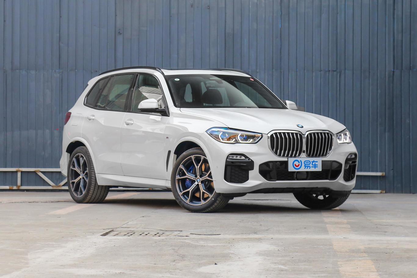 宝马x5(进口)xdrive40i 尊享版 m运动套装侧前45度车头向右水平