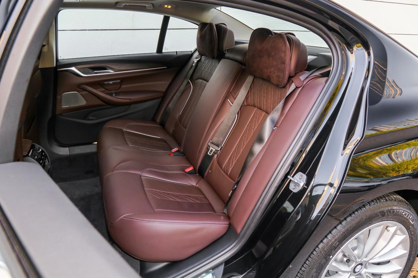 宝马5系530li 领先版 豪华套装后排座椅