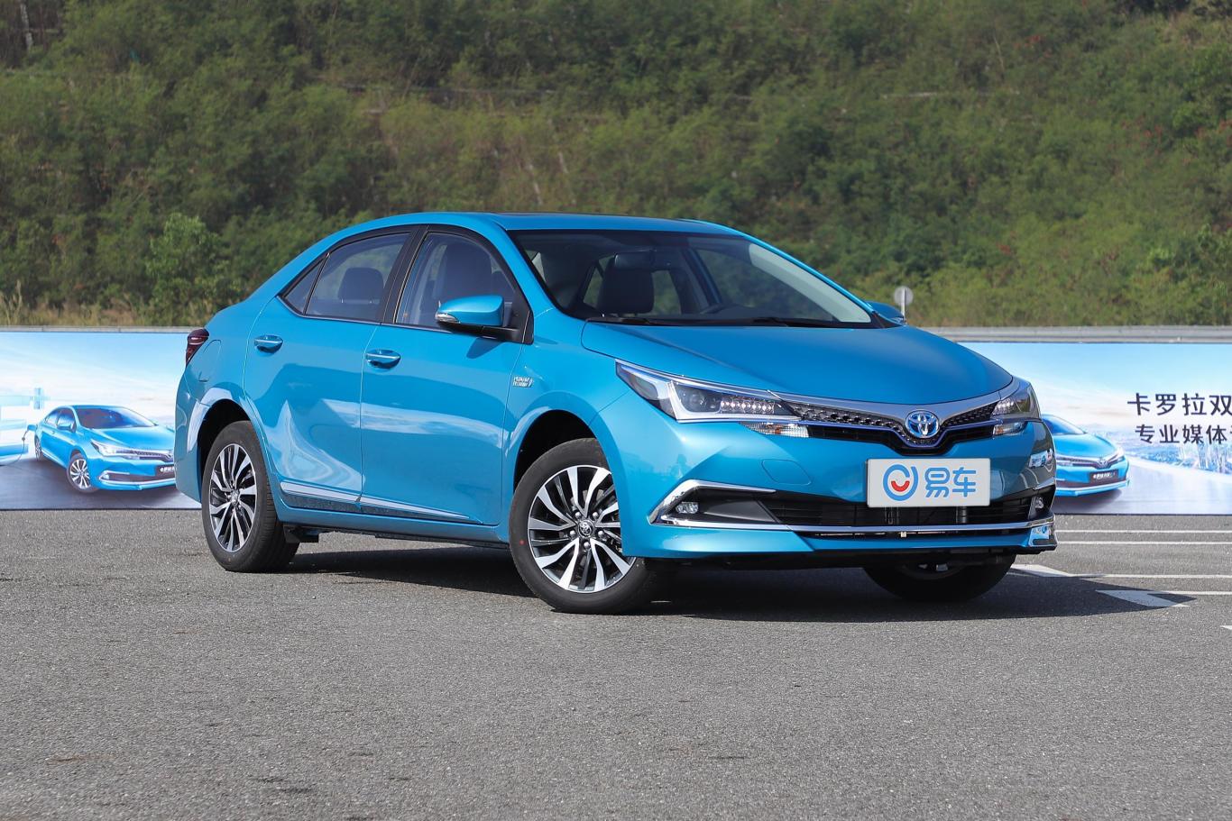 卡罗拉 双擎e 1.8l e-cvt 旗舰版侧前45度车头向右水平