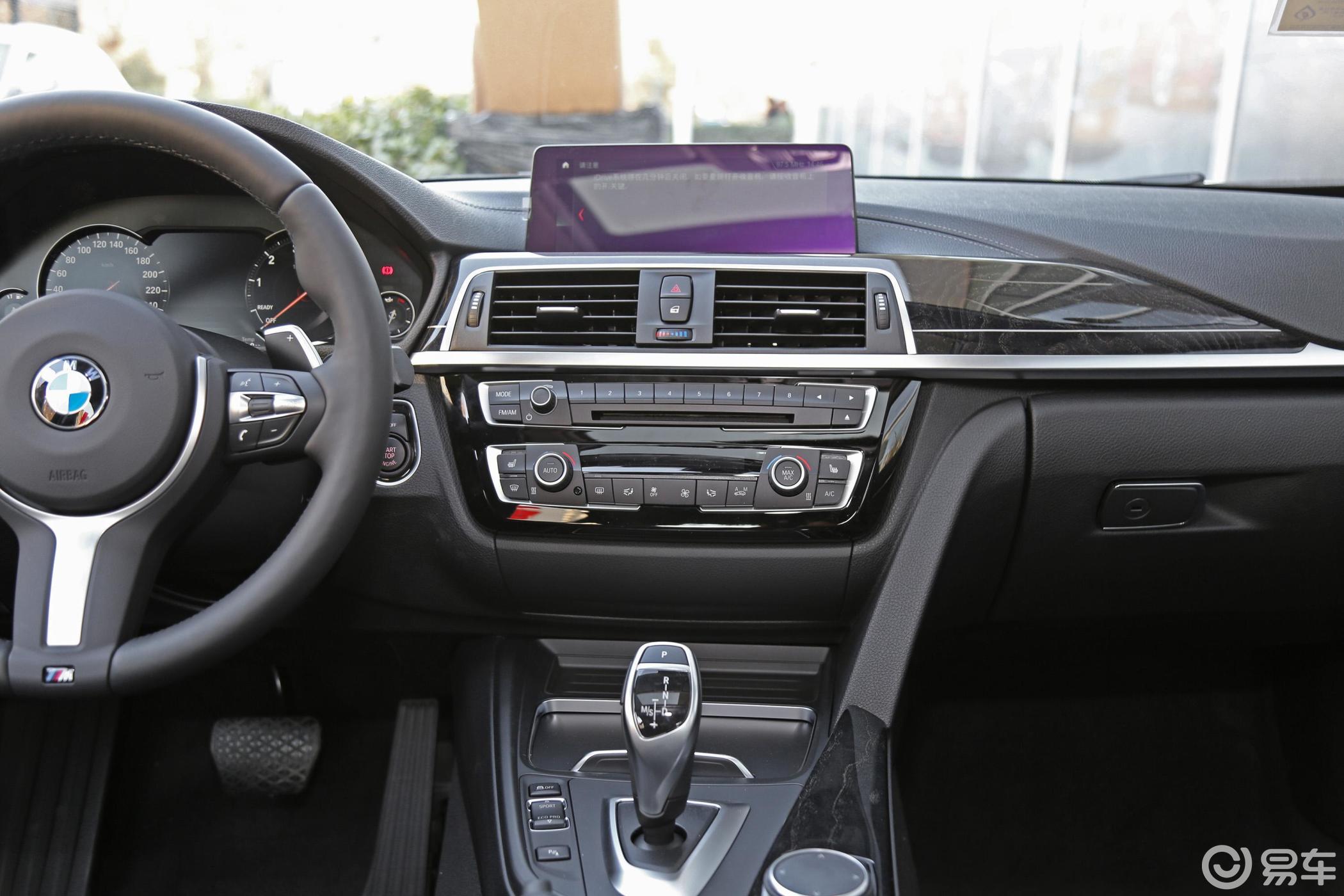 【宝马3系2019款320li m运动曜夜版内饰全景正拍汽车图片-汽车图片