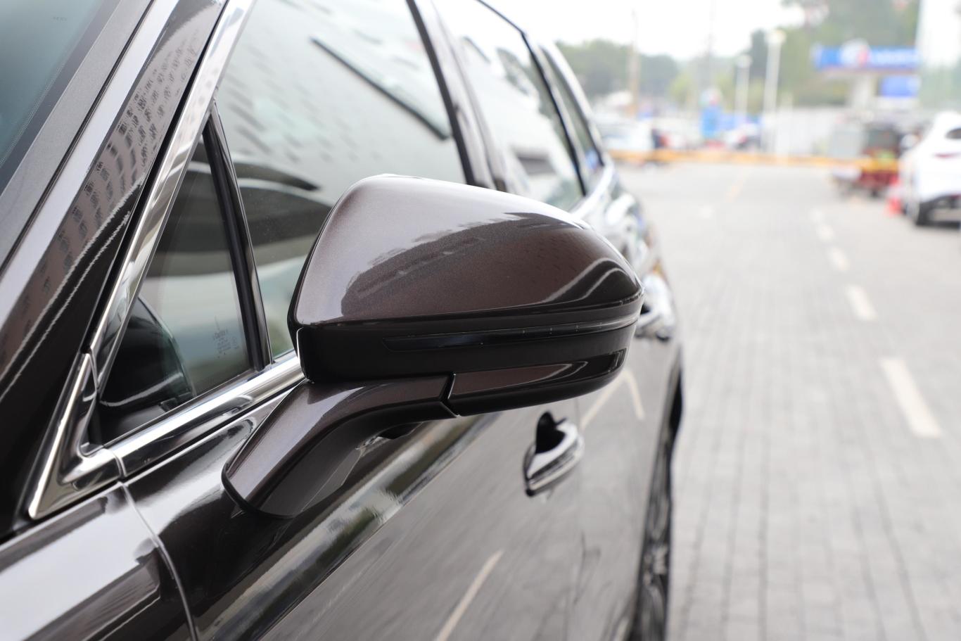 林肯mkx2.7t 手自一体 四驱 总统系列主驾驶后视镜背面