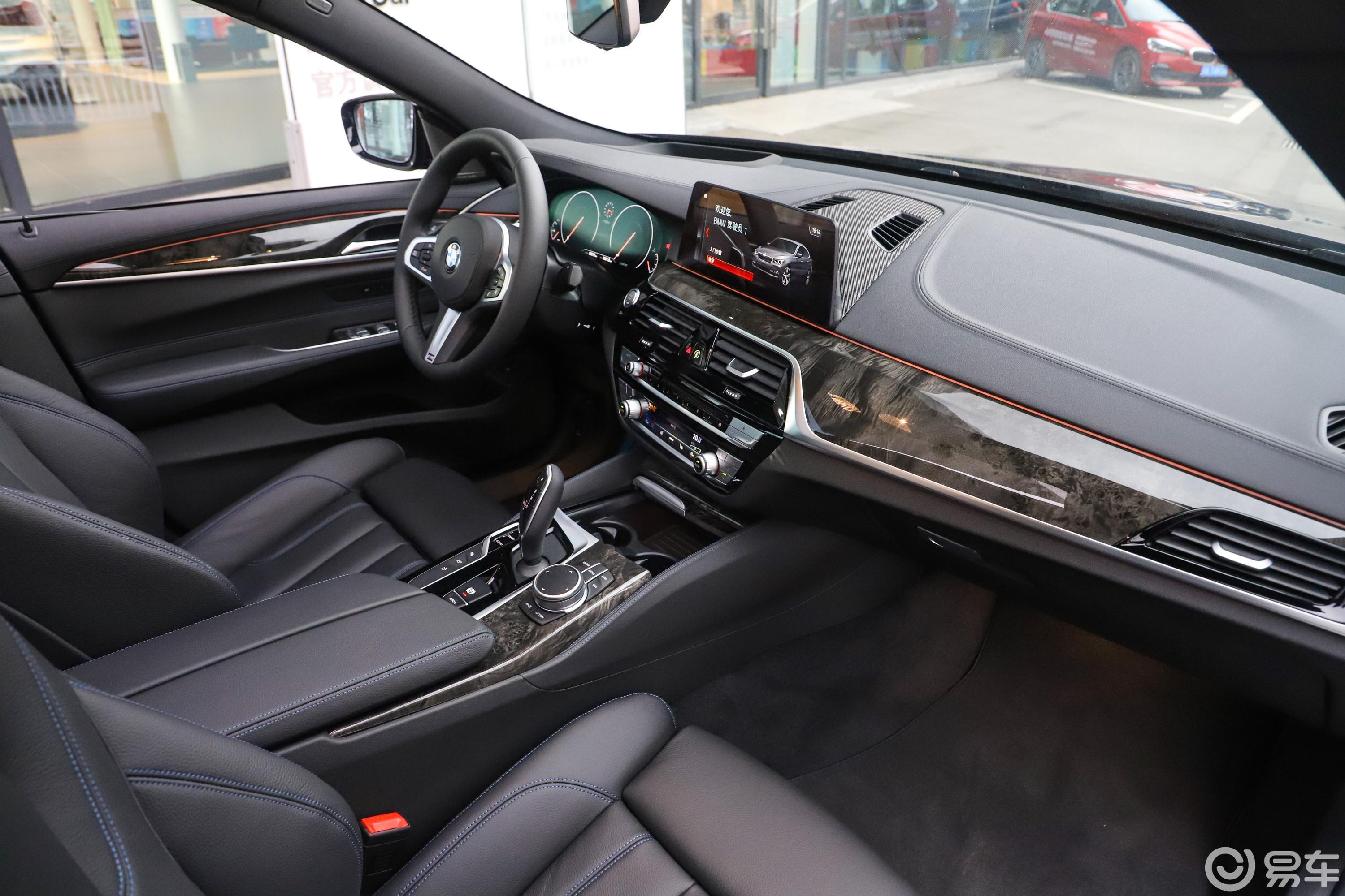 【宝马6系gt2019款630i m运动套装侧前45度车头向右水平汽车图片-汽车