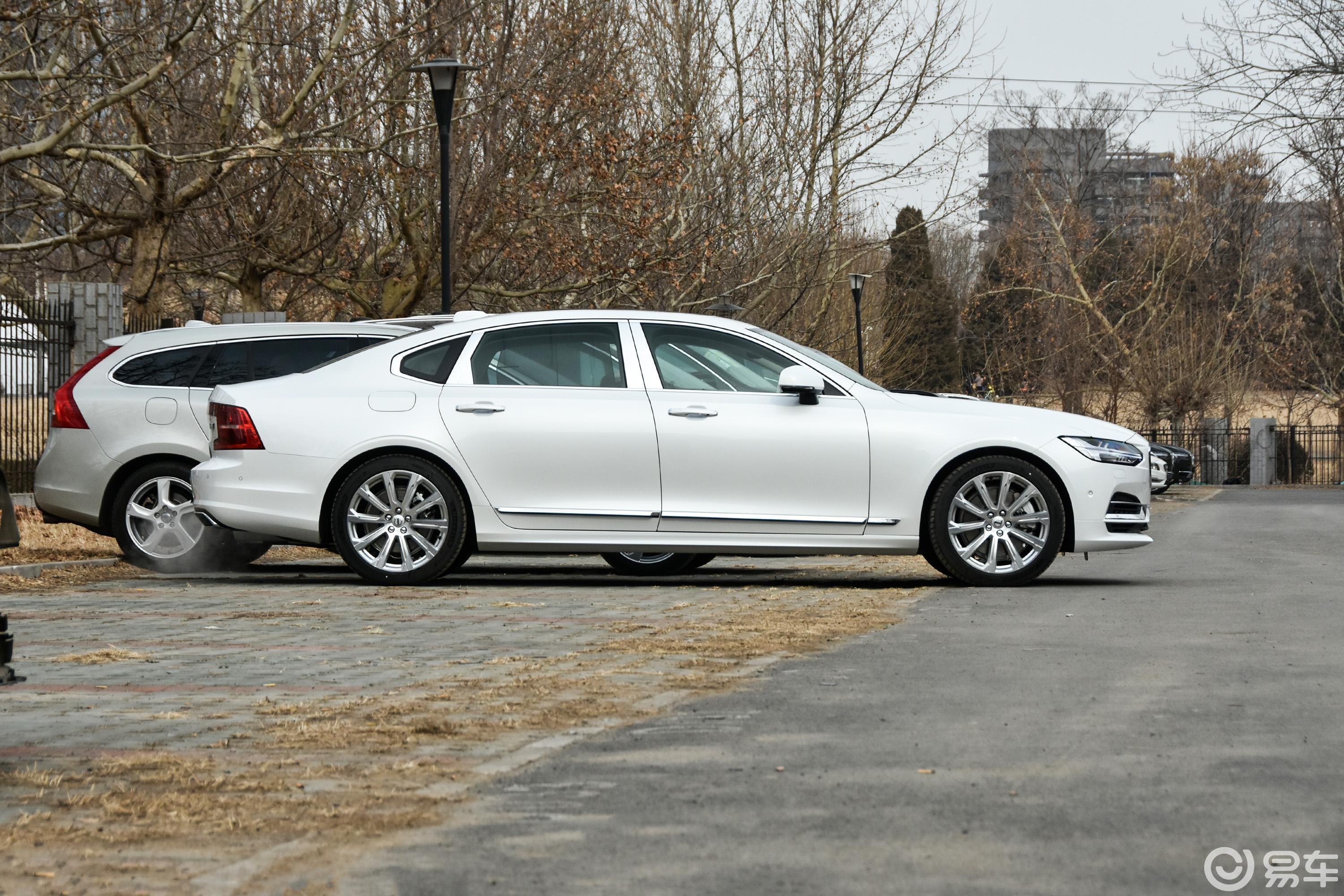 【沃尔沃s90 插电混动2018款t8 荣誉版 3座 国Ⅴ正侧车头向右水平汽车