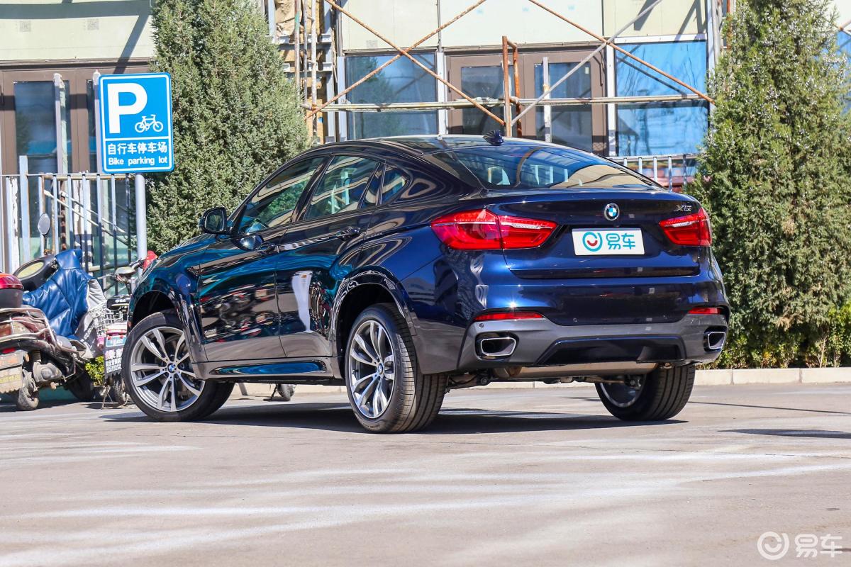 【宝马x62019款xdrive28i m运动套装侧后45度车头向左水平汽车图片