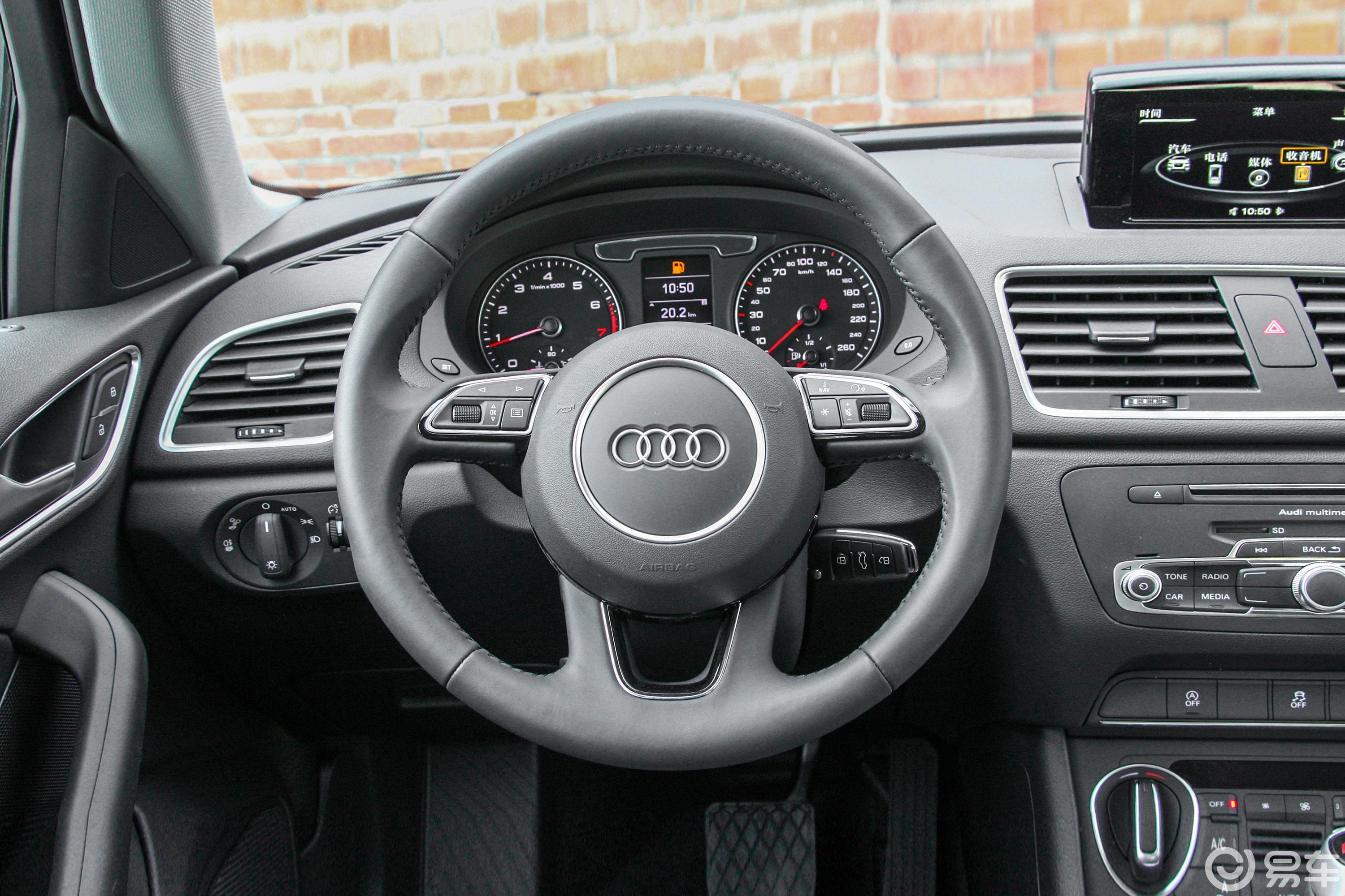 【奥迪q32018款30 tfsi 时尚典藏版方向盘汽车图片-汽车图片大全】