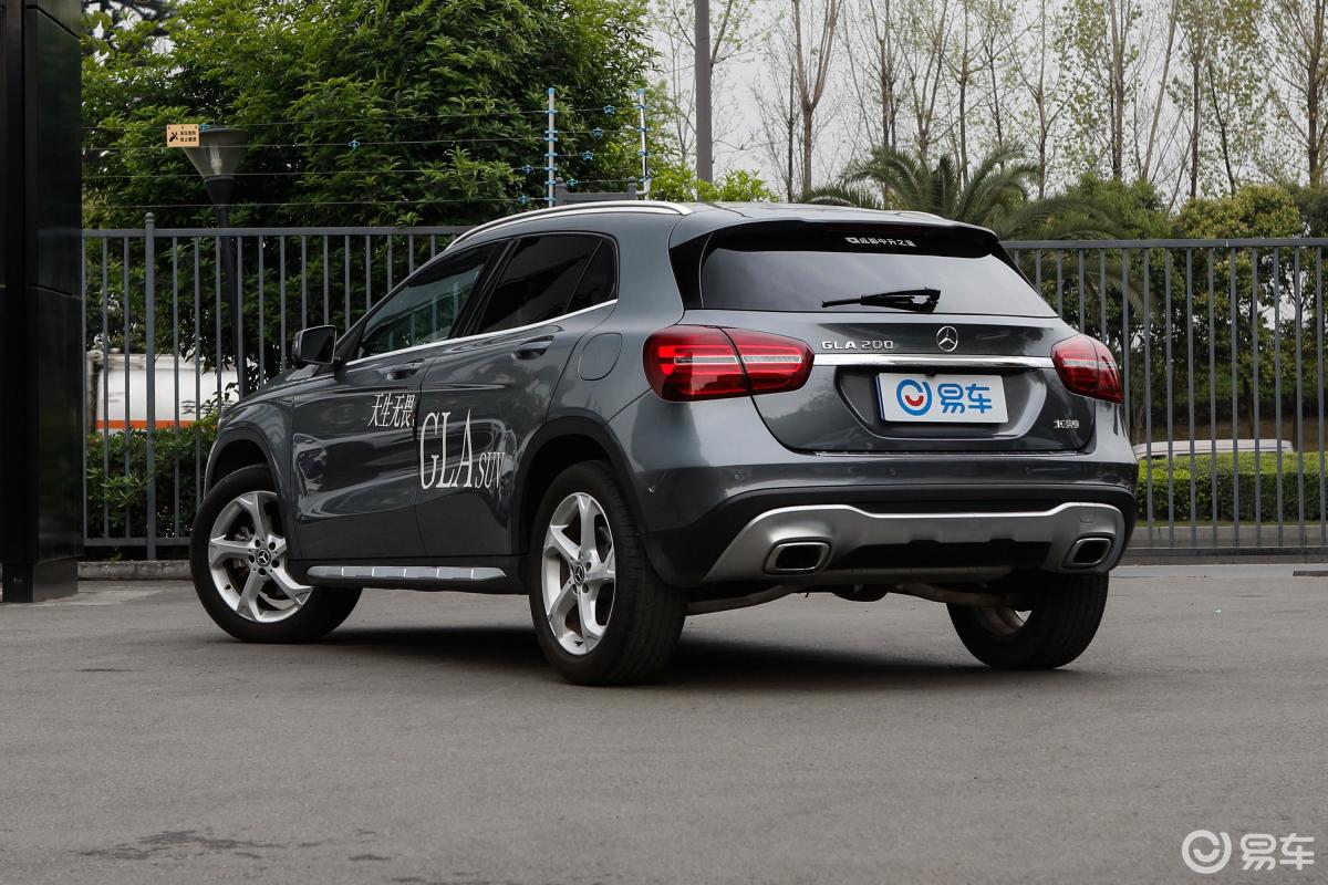 【奔驰gla2019款gla 200 时尚版侧后45度车头向左水平汽车图片-汽车