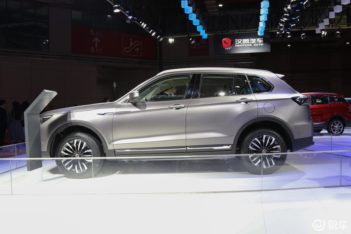 【汉腾x82019款顶配版侧后45度车头向左水平汽车图片-汽车图片大全】