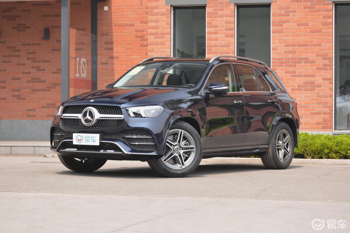 【奔驰gle2020款gle 450 4matic 时尚版侧前45度车头向左水平汽车图片