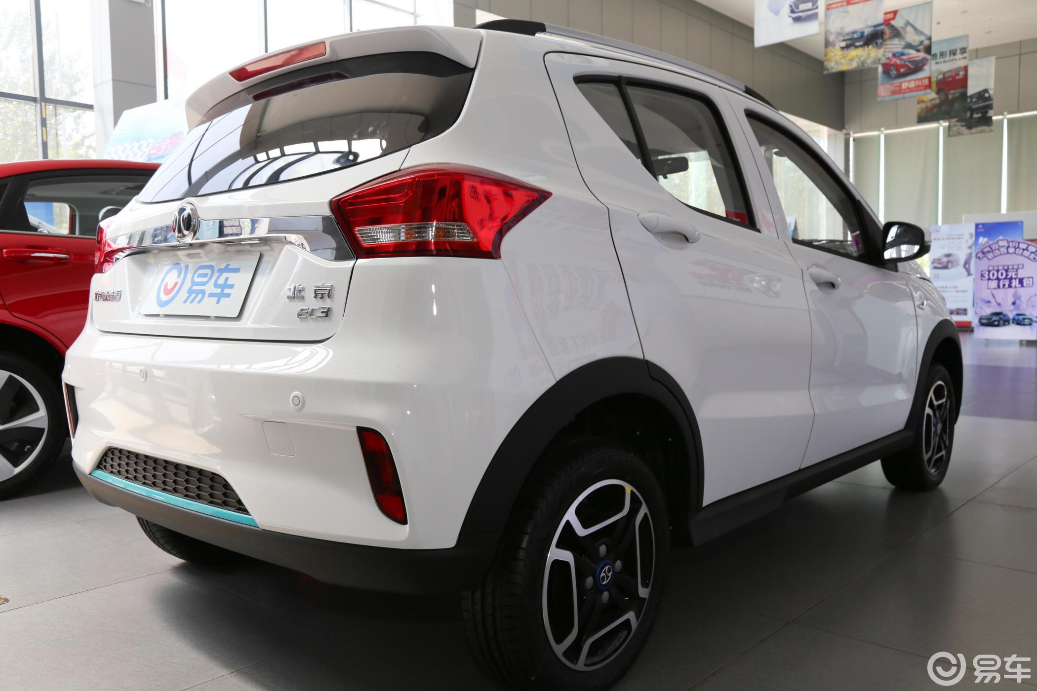 【北汽新能源ec32019款灵动版侧后45度车头向右水平汽车图片-汽车图片