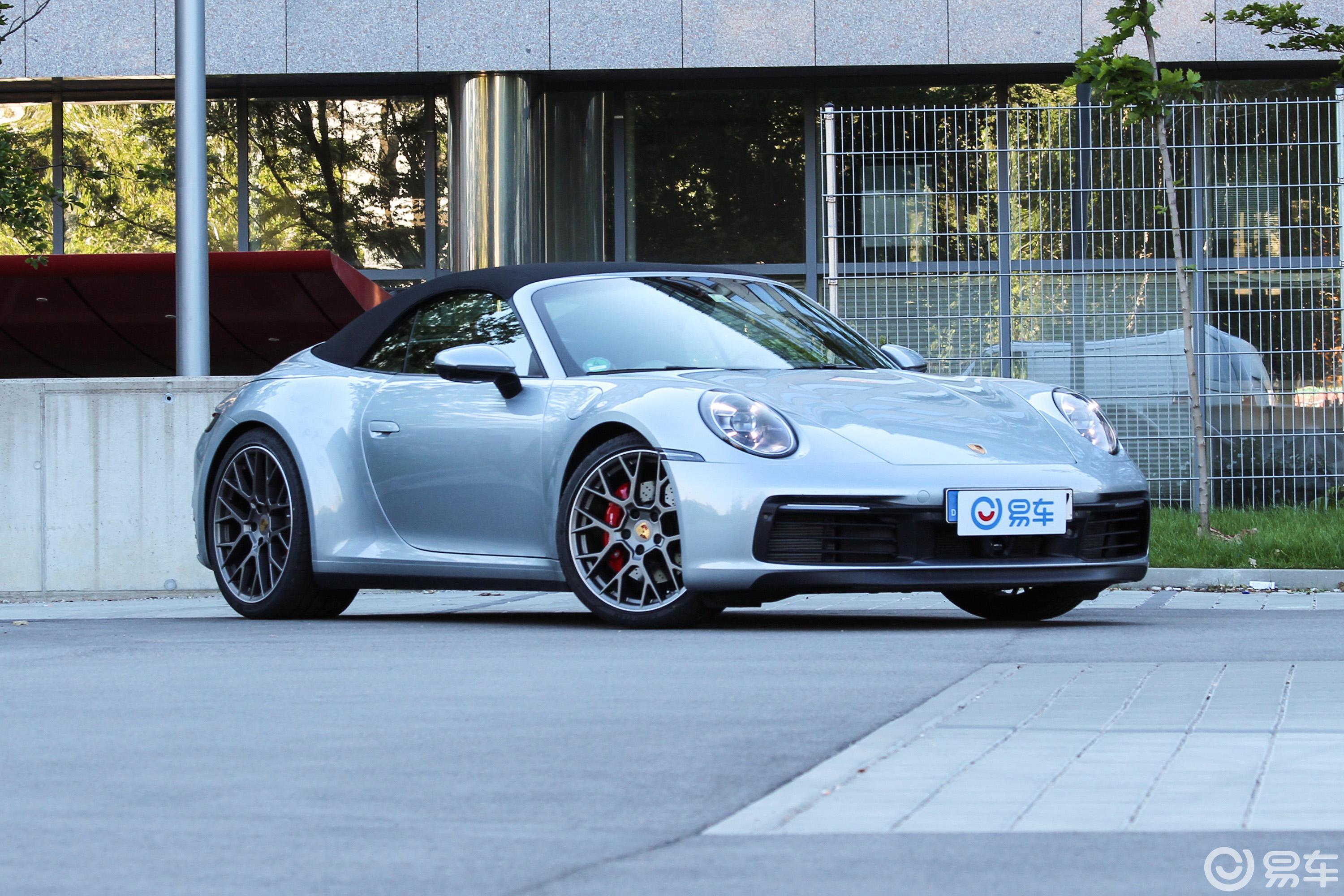 【保時捷9112019款carrera s cabriolet側前45度車頭向右水平汽車圖片