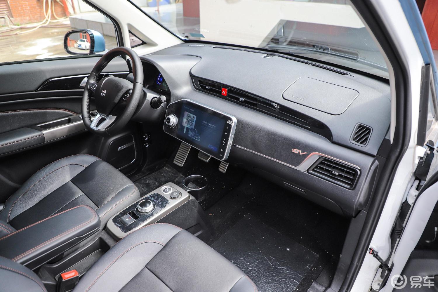 【众泰e2002018款pro 智联版内饰全景副驾驶员方向汽车图片-汽车图片