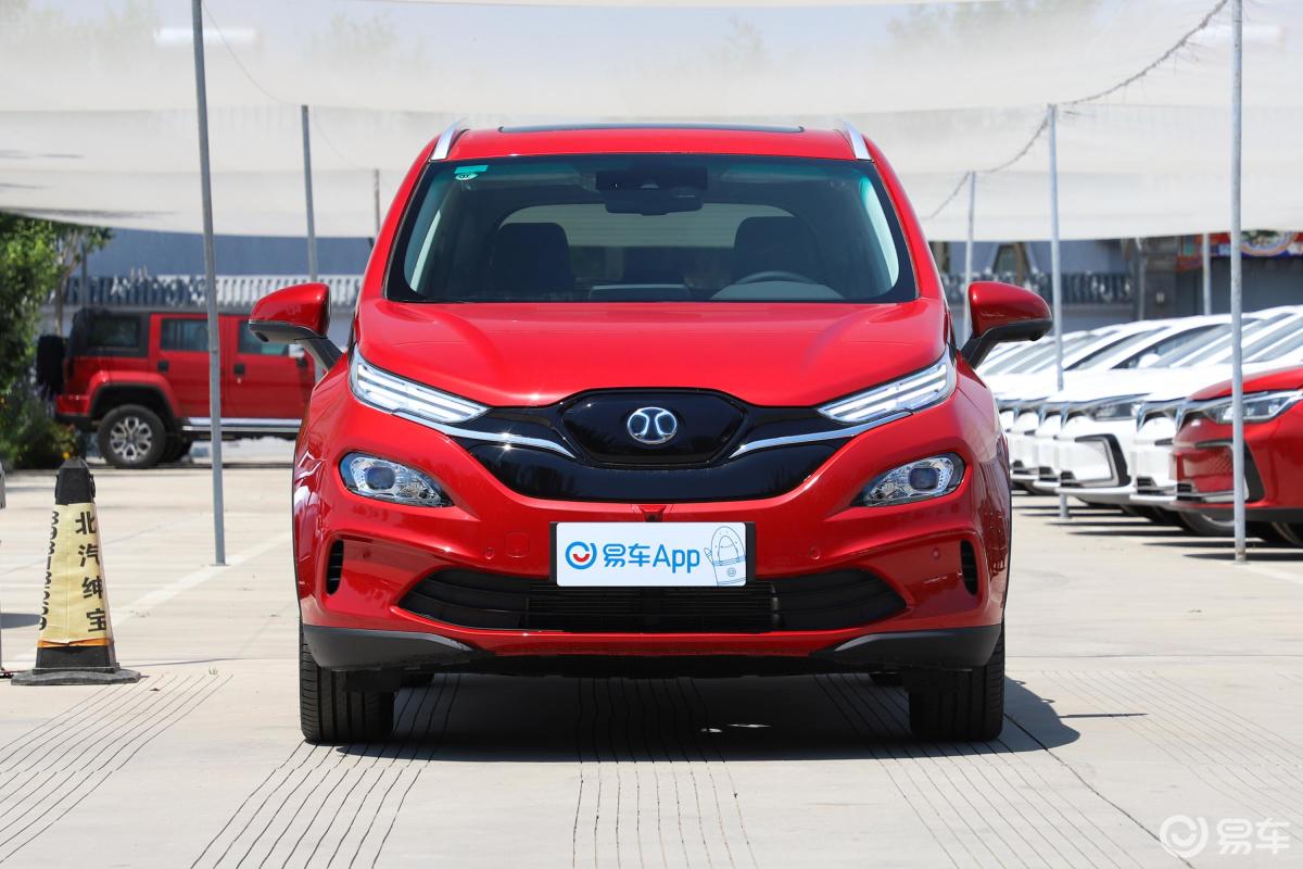 【北汽新能源ex32019款r600 劲领版侧前45度车头向右水平汽车图片