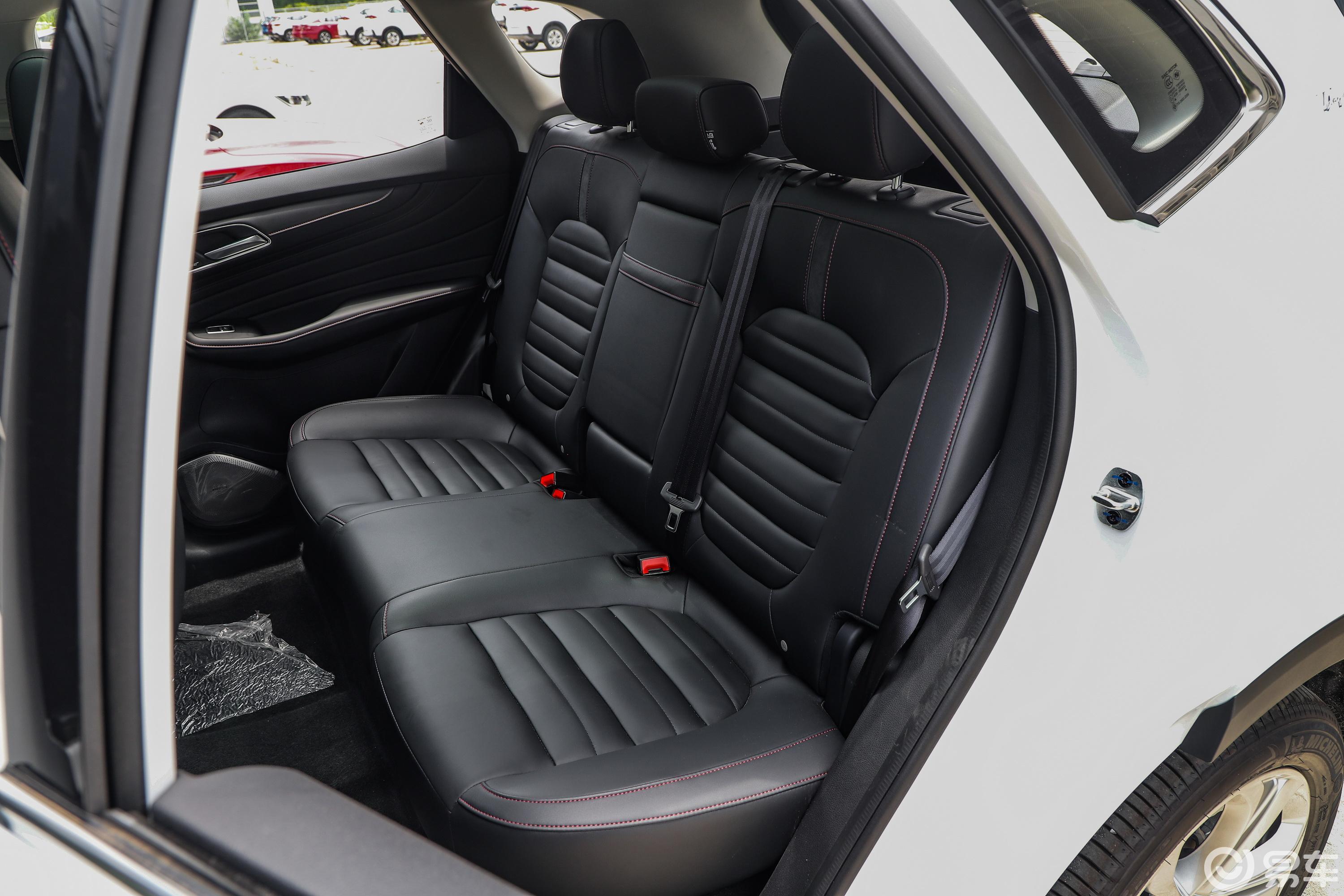 【名爵hs2019款30t 双离合 两驱 trophy 超燃版后排座椅汽车图片-汽车