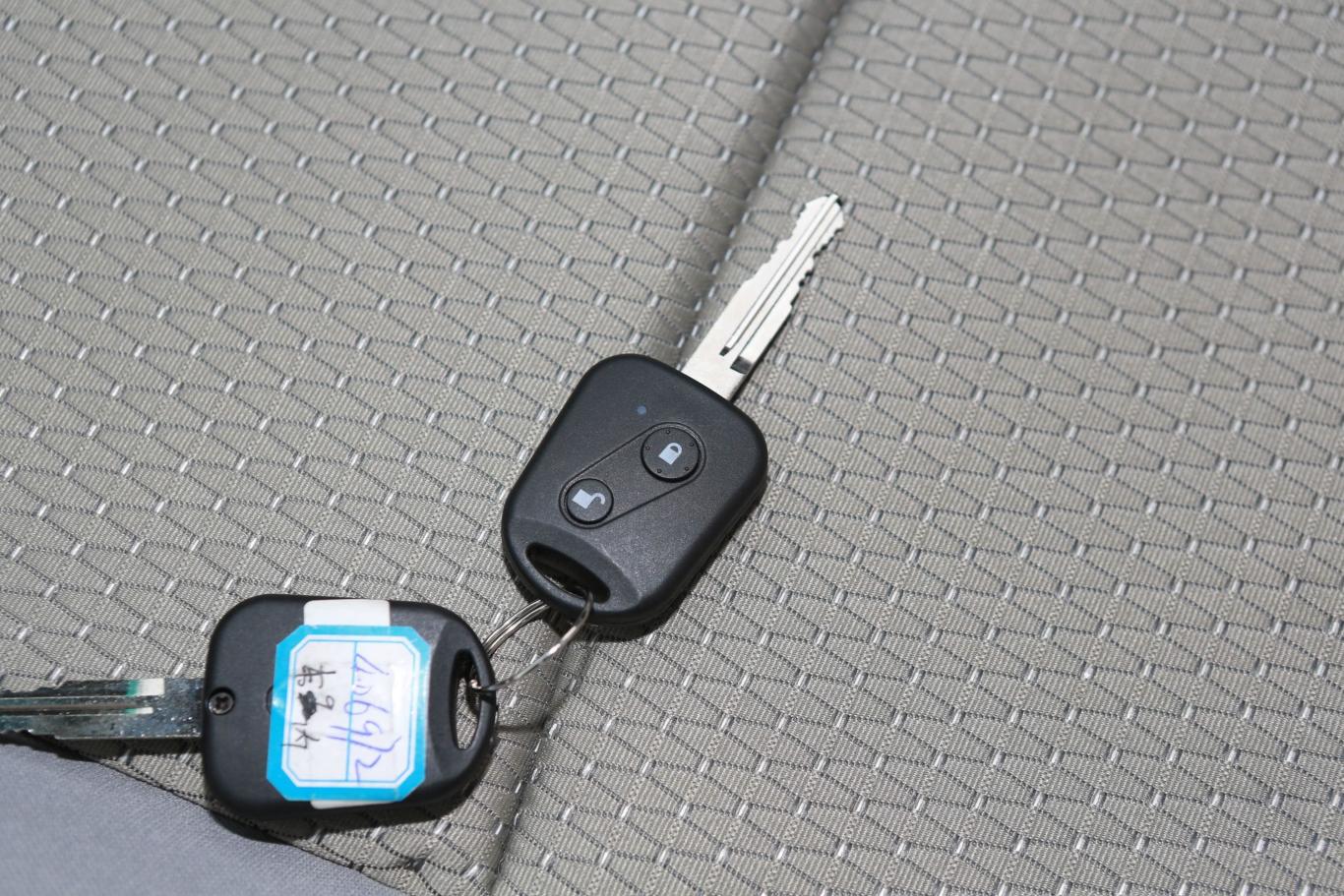 金杯t31.5l 手动双排加长标准版 国v钥匙正面