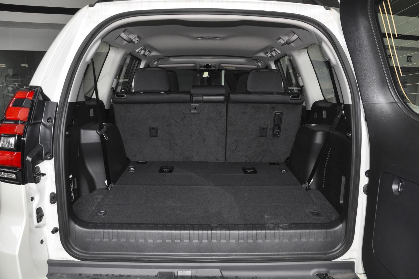 普拉多3.5l tx空间