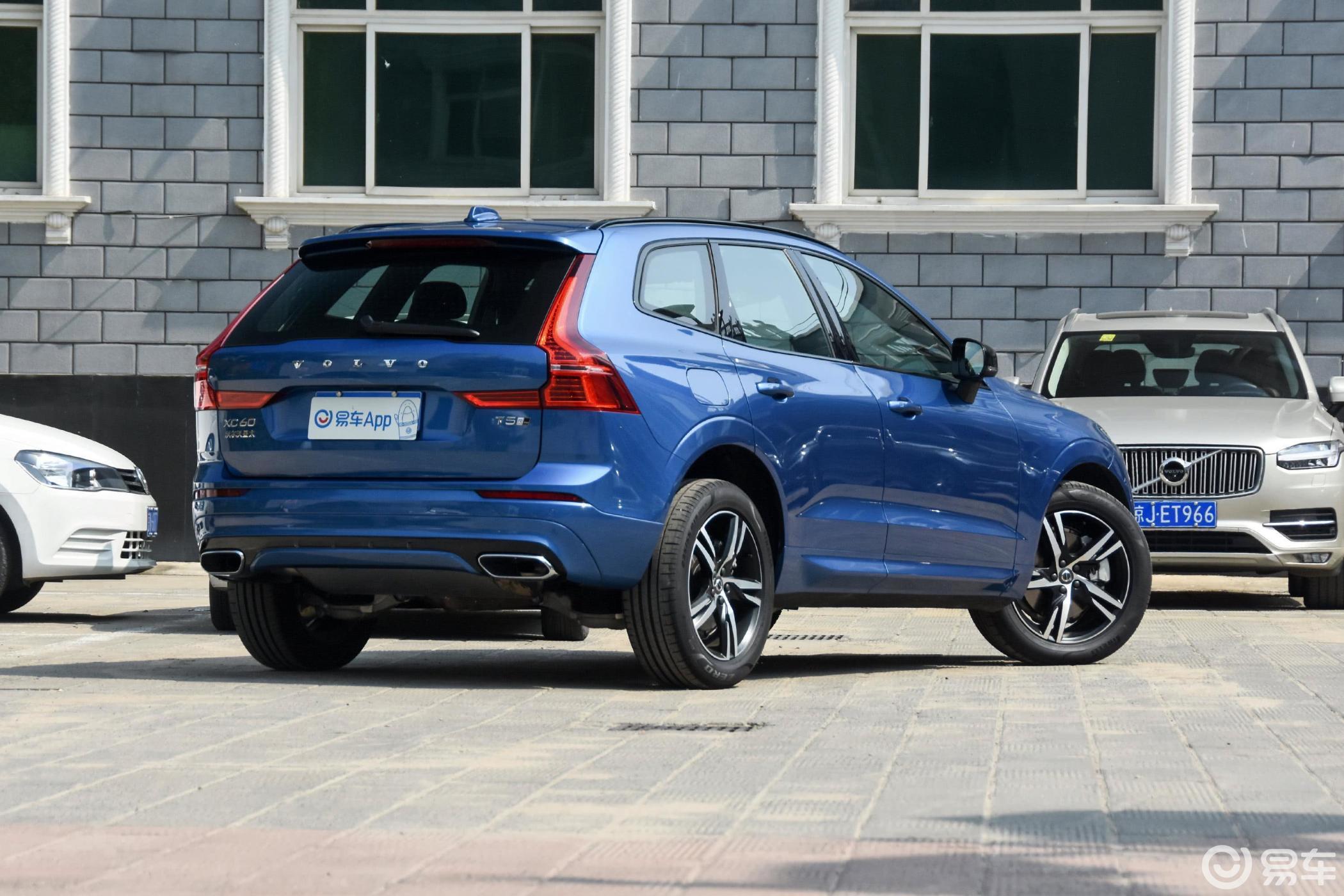 【沃尔沃xc602020款t5 四驱 智远运动版侧后45度车头向右水平汽车图片